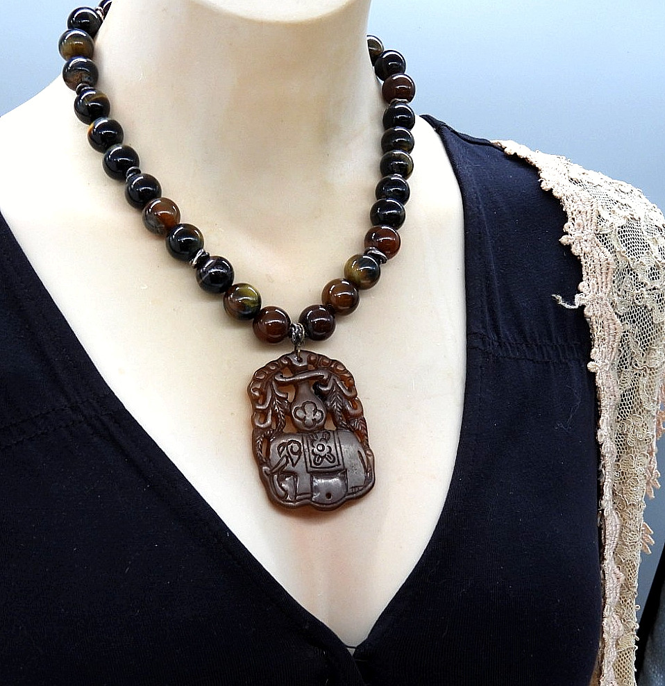 Vintage Jadeite Elephant Pendant Necklace Tiger Eye Quartz Sterling Silver 925
