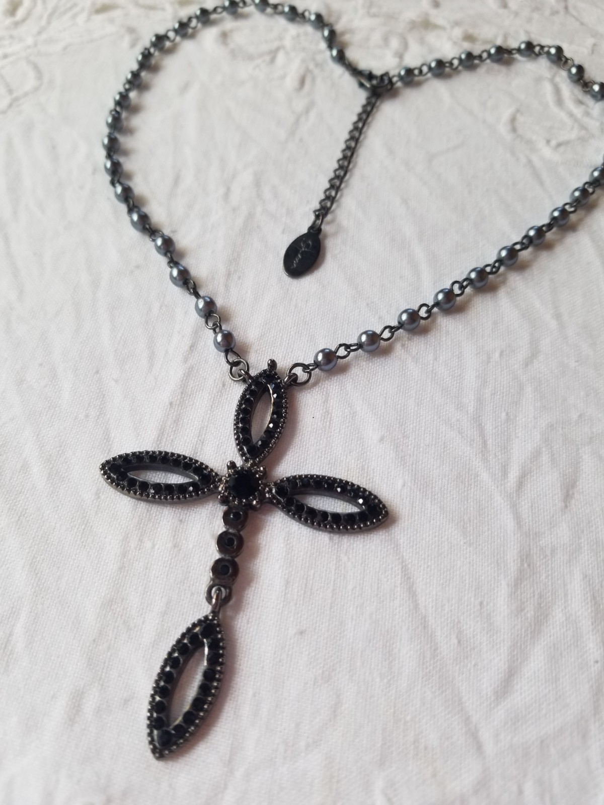 Vtg. Gwen Stefani Black Gothic Rhinestone Articulated Cross Faux Pearl Necklace