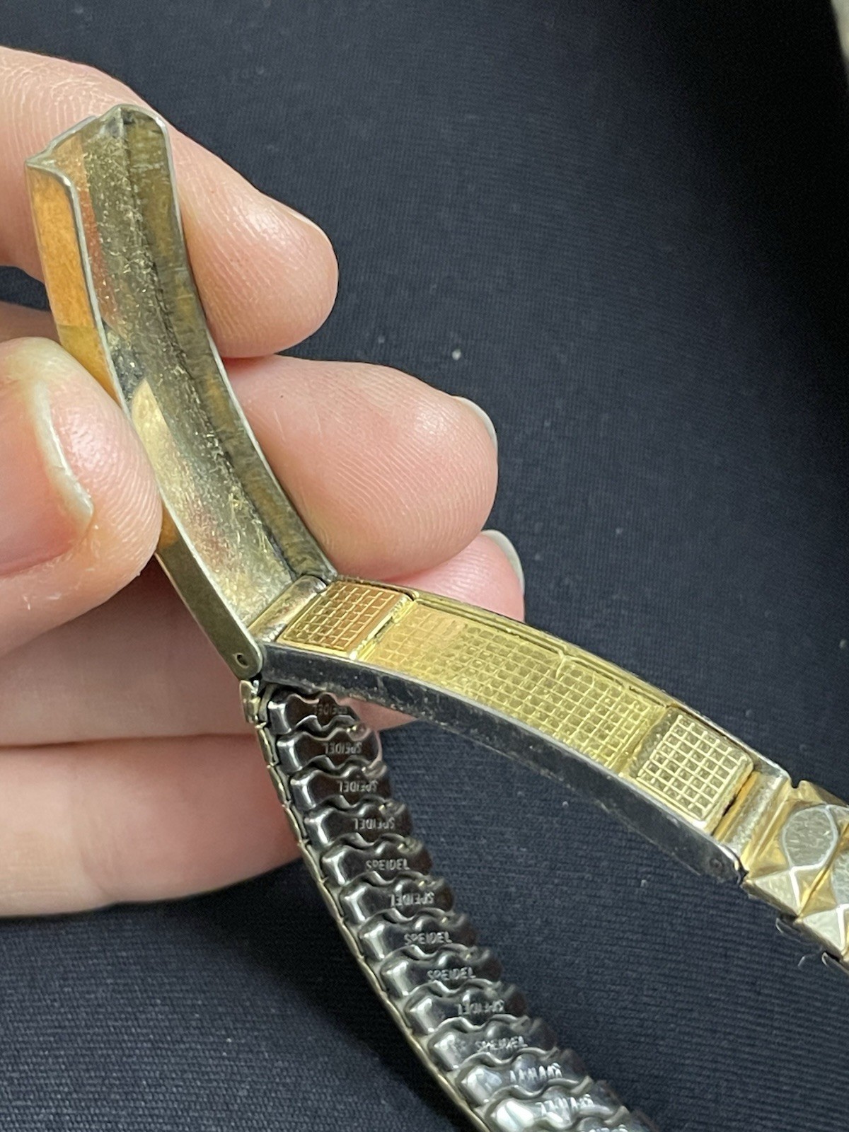 Vtg Engraved ID Bracelet Leanne Cursive Gold-Tone Stretch Band Speidel
