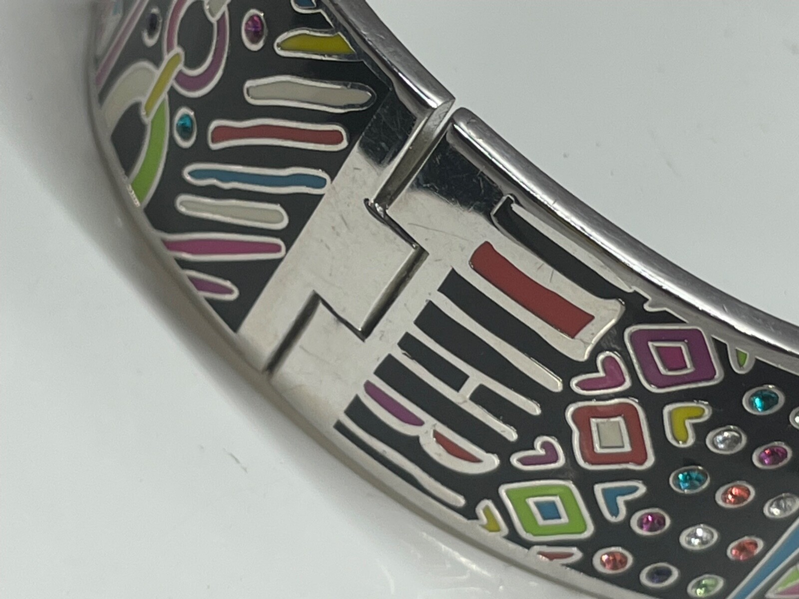 Metal Hinged Bracelet w/ Rhinestone opening Beautiful Colorful VIntage