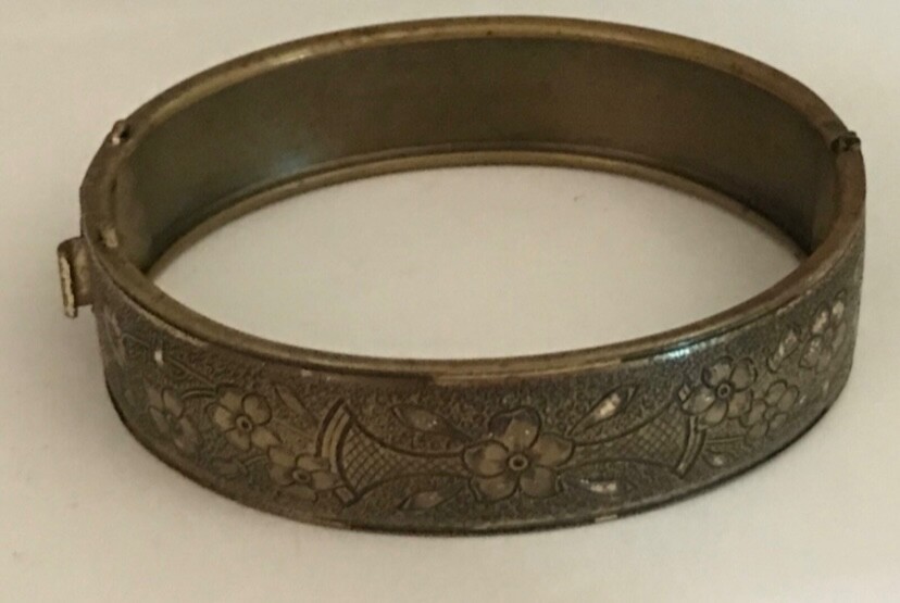 Stunning Vintage 1930’s Ornate Brass Floral Pattern Open Hinged Cuff Bracelet