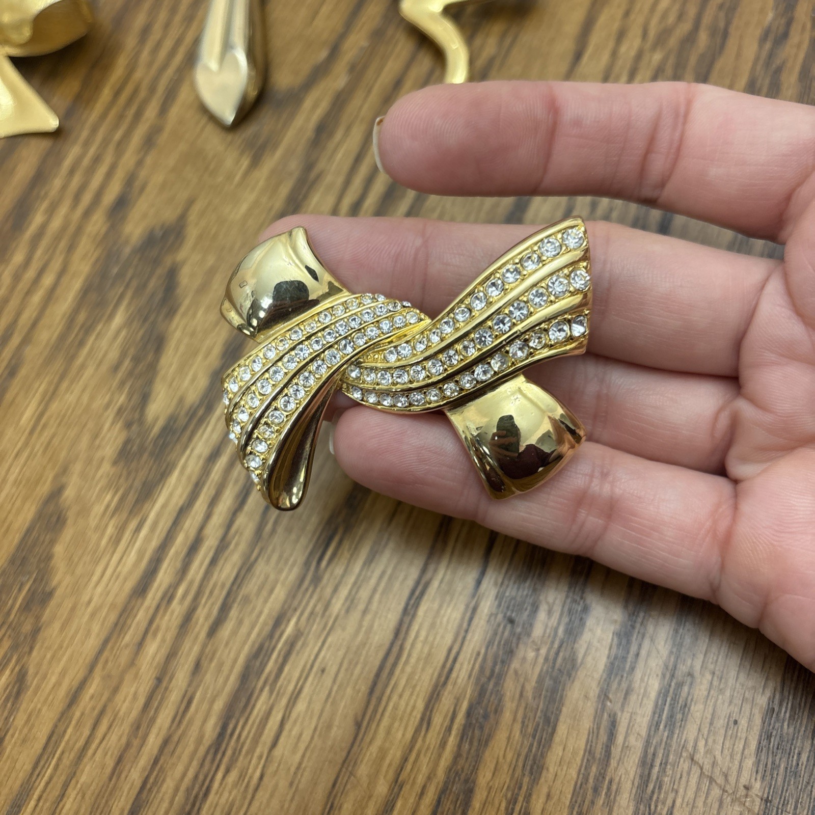 Set Of 4 Vintage Brooches Golden Tone Different Shapes