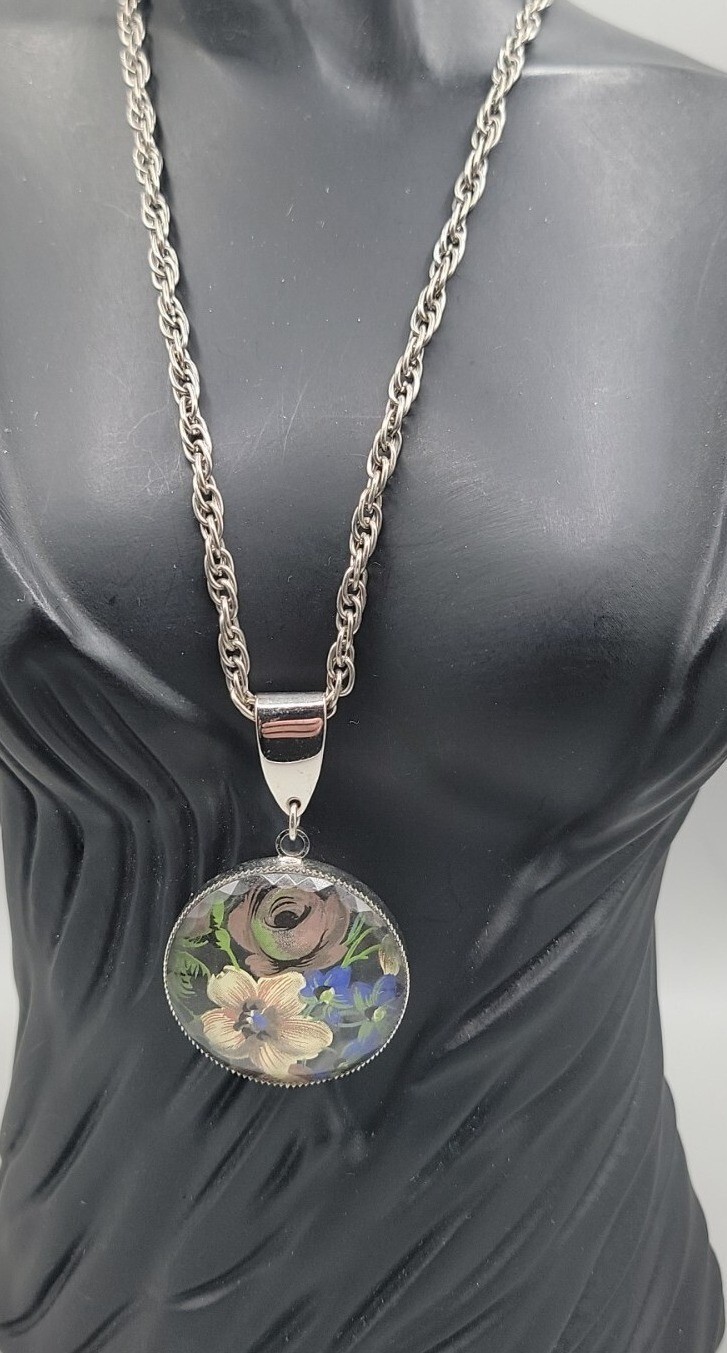 Vintage 1950s Handpainted Floral Pendant Necklace 24″ Silver Tone Chain