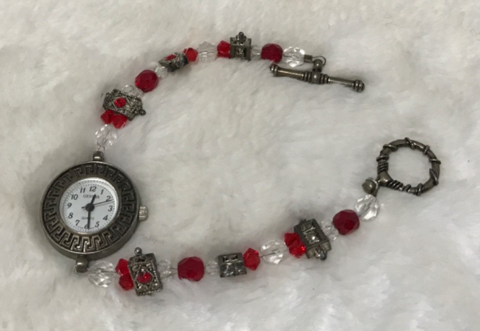 Vintage Geneva Red Clear Beads Ladies Watch Bracelet Silver Tone New Battery