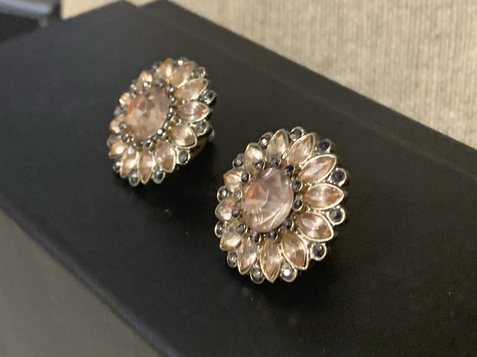 RARE 1950’S VINTAGE PINK CHAMPAGNE CRYSTAL&MARCASITE POST BACK EARRINGS-EXC COND
