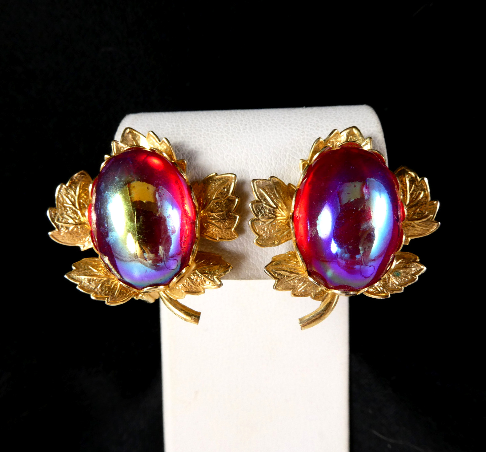 Vintage Iridescent Red Glass Cabochon Clip On Earrings Golden Leaves NICE