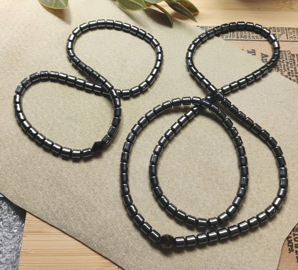 Vtg “Sleek” Hematite Stretch Beaded Necklace and Anklet Set, Accent Beads!