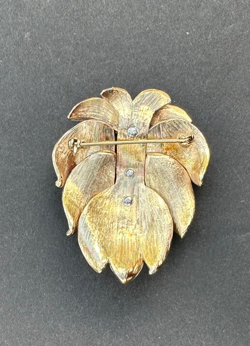Multi-layered Leaf Shaped Brooch Gray Purple Pink White Gold Tone Vintage