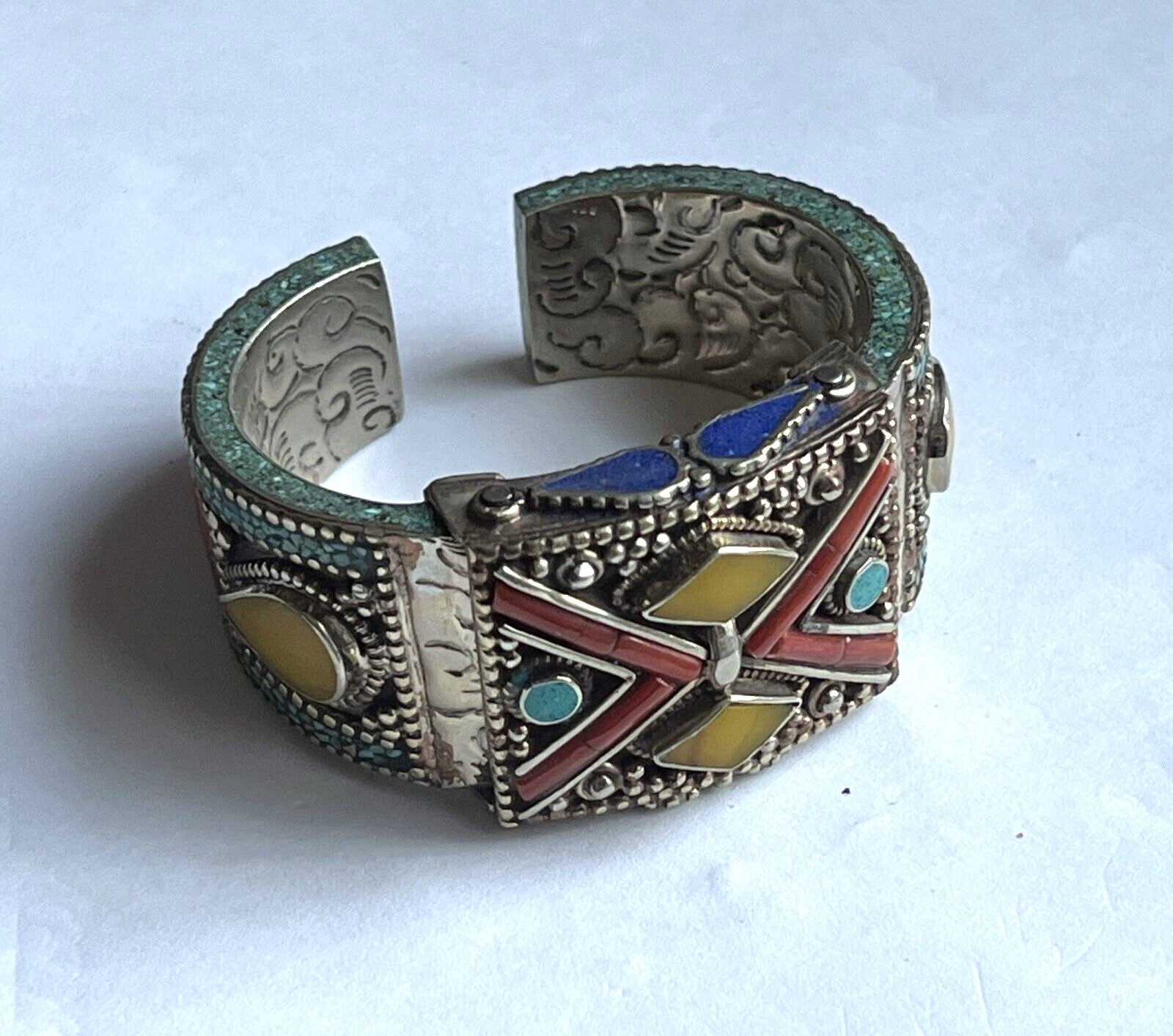 NEPALESE VINTAGE PRE OWNED TURQUOISE CORAL SILVER PLATED SPRING HINDGE BRACELET