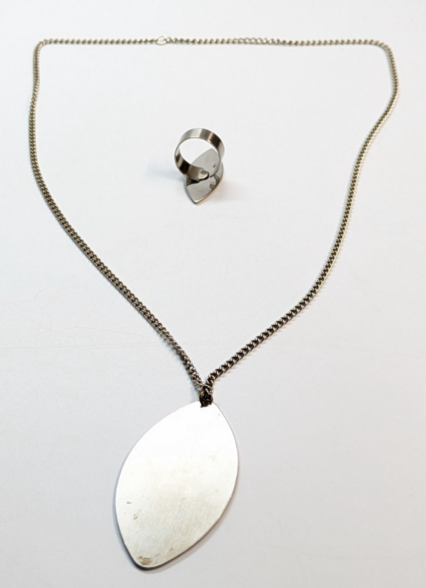 VTG Signed Sheffield England Cream Enamel Pendant Necklace & Adjust Ring Set