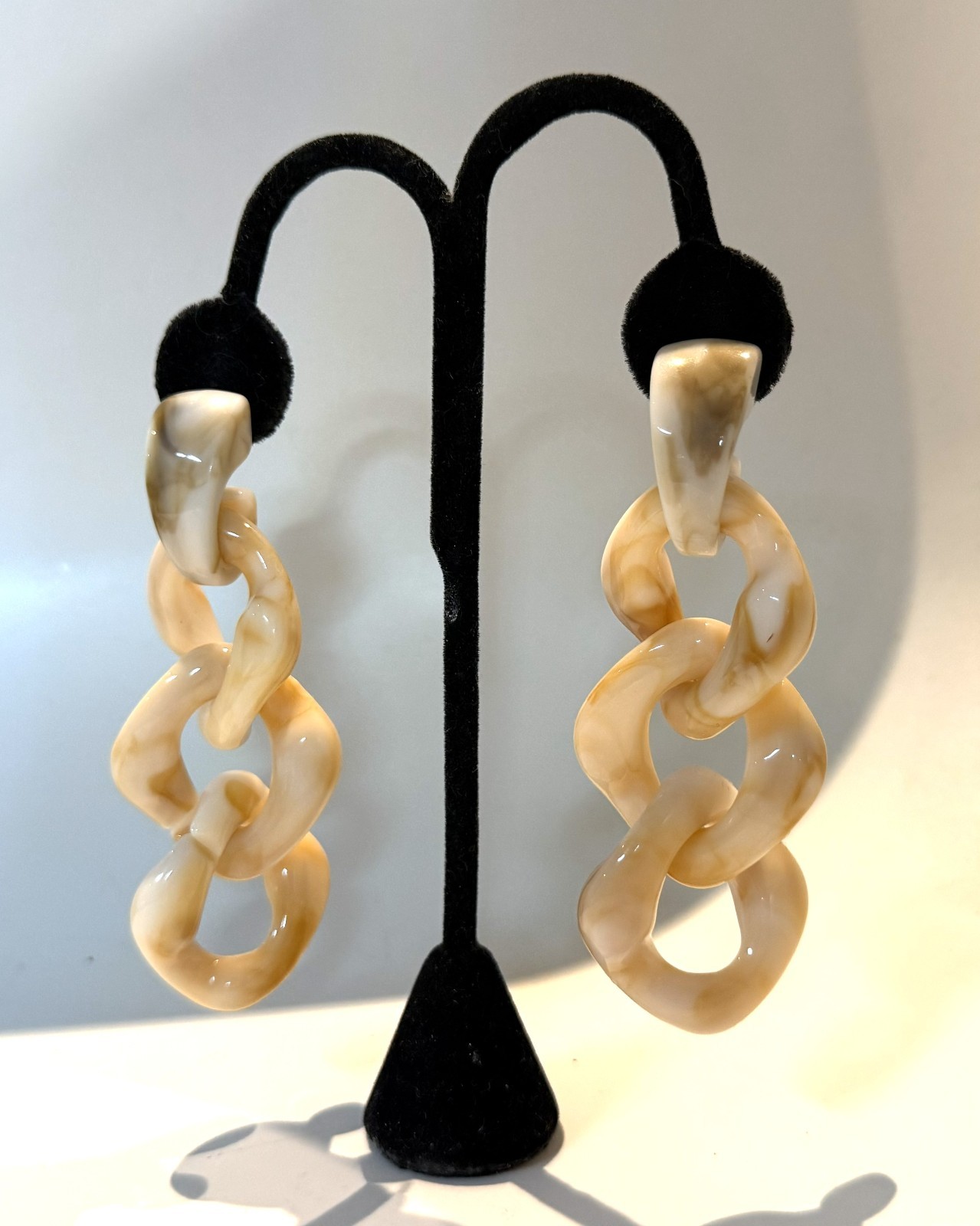 Gorgeous Cream Color Resin Chain Dangle Pierced Earrings