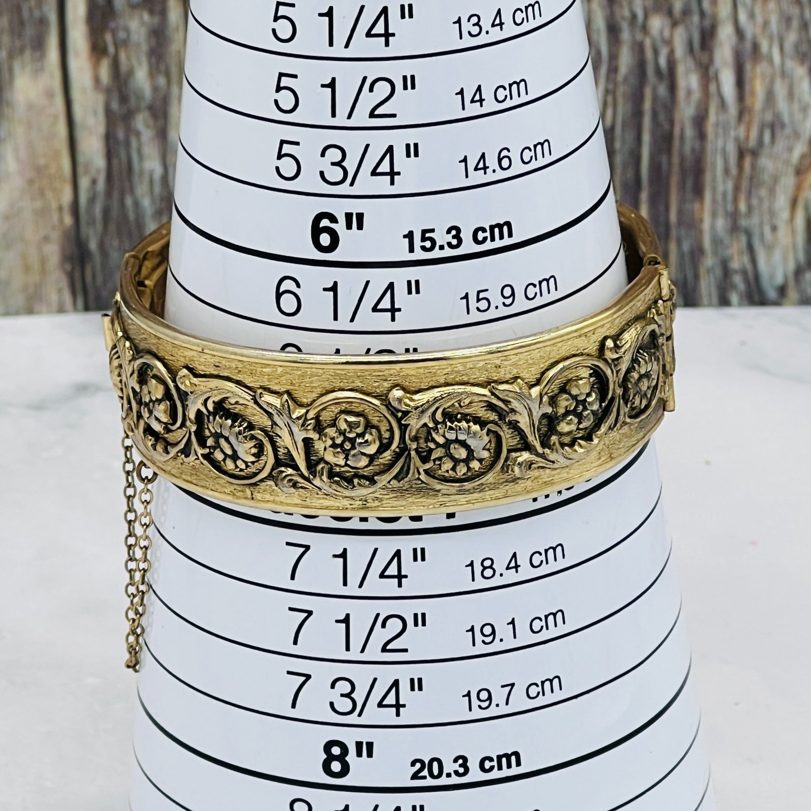 Vintage WHITING & DAVIS SWIRLED FLOWERS GOLD TONED HINGED 7″ BRACELET 1971