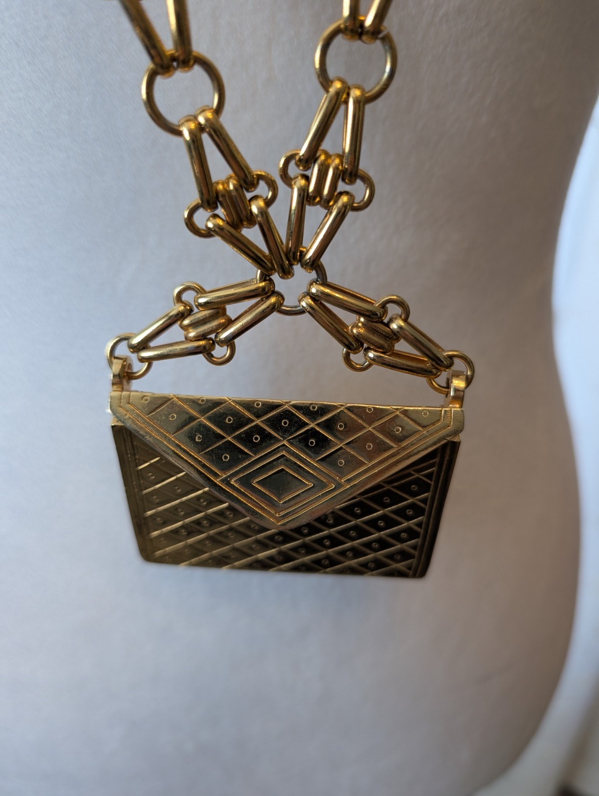 Vintage Carolee Gold Tone Long Purse Necklace, Circa 1980s, 38″ L