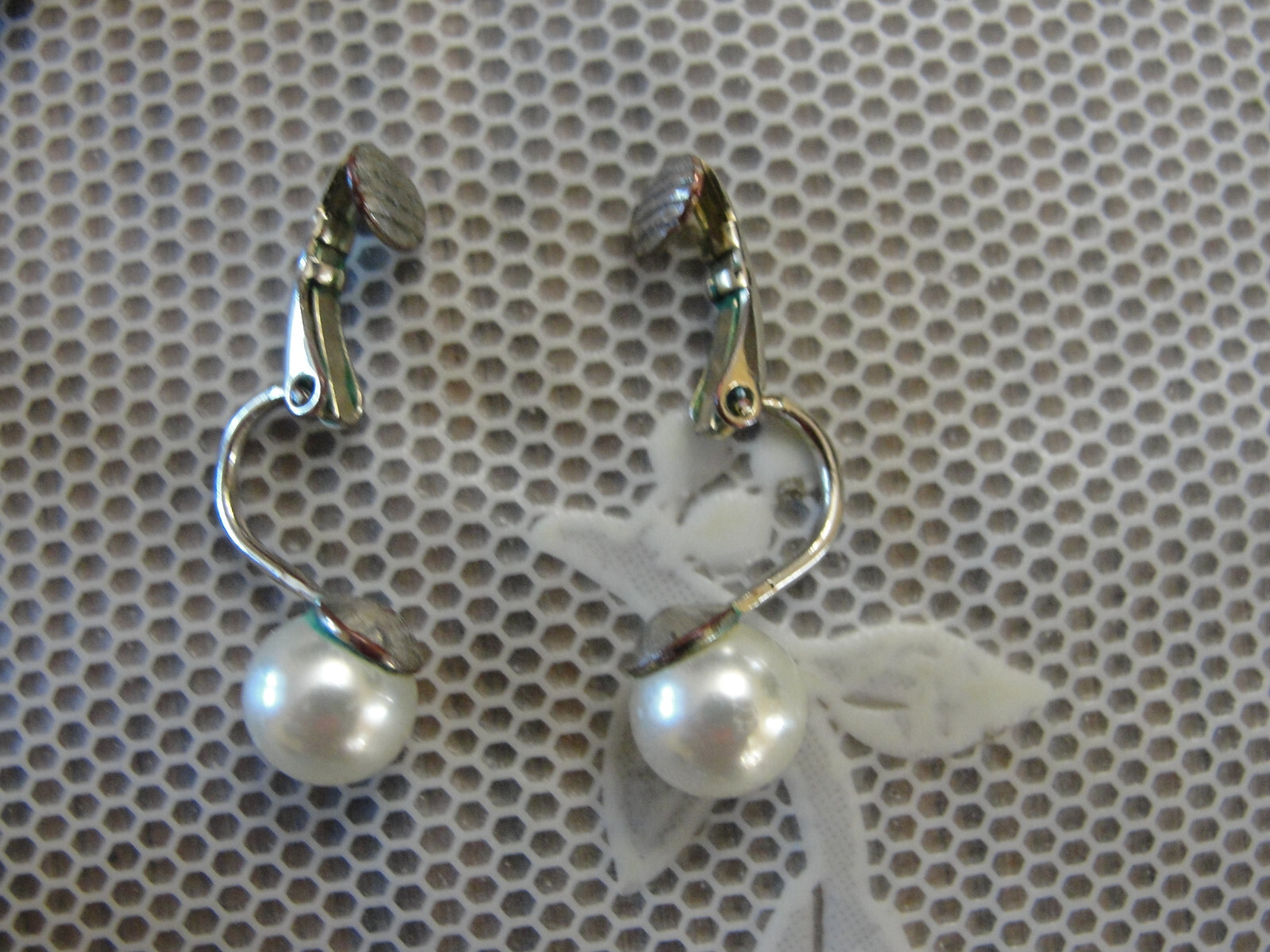 RMN Roman Gray Slver Faux Pearl Silver Chain Necklace with White Pearl Earrings