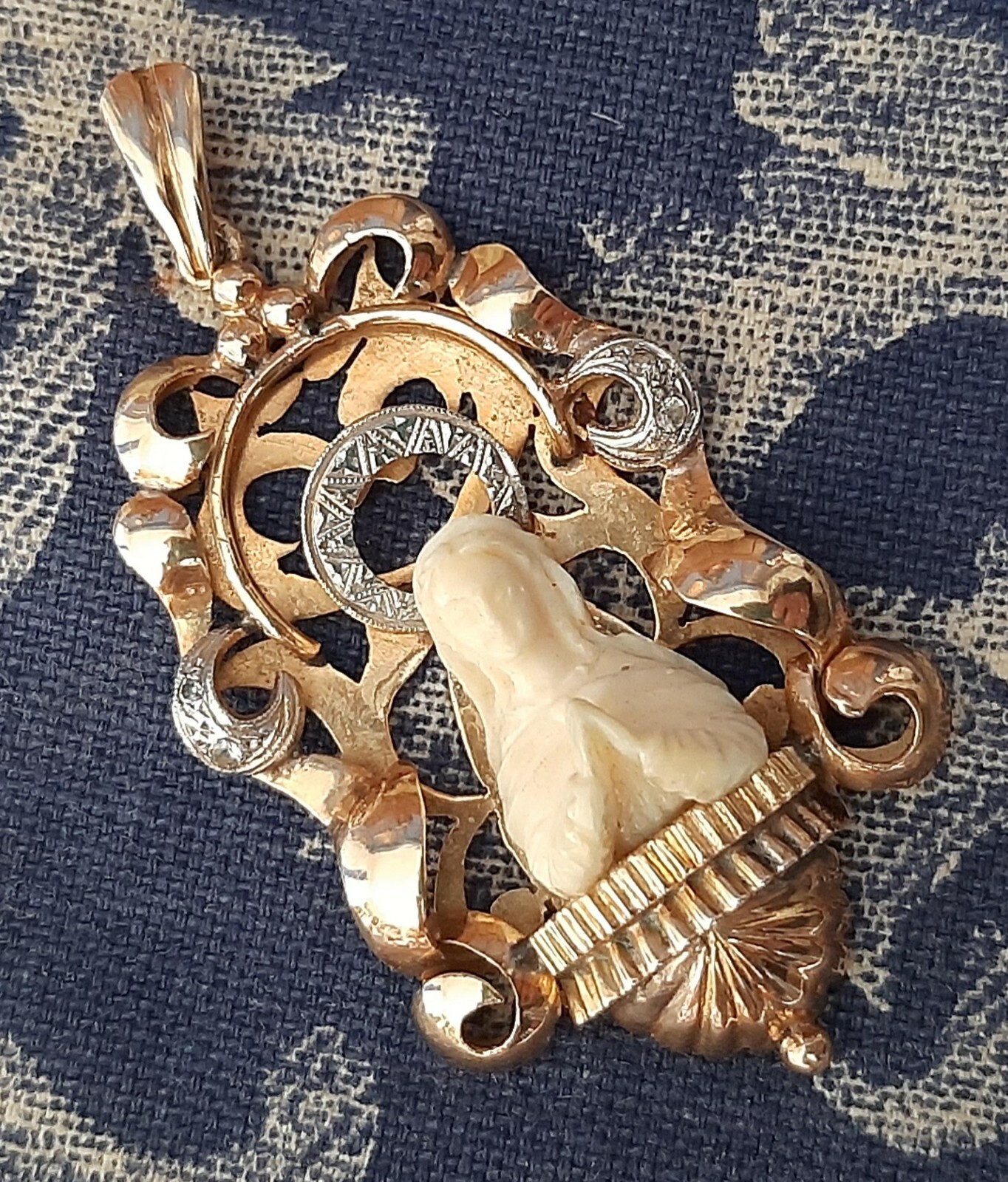 Fine Antique 18K Art Deco Gold Religious European Virgen Mary Pendant Ca 1930-40