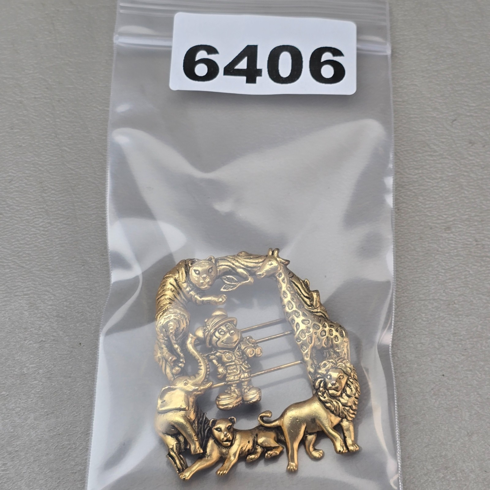 Disney Micky Brooch Pin 1990 Safari Animals Gold Tone Lion Giraffe