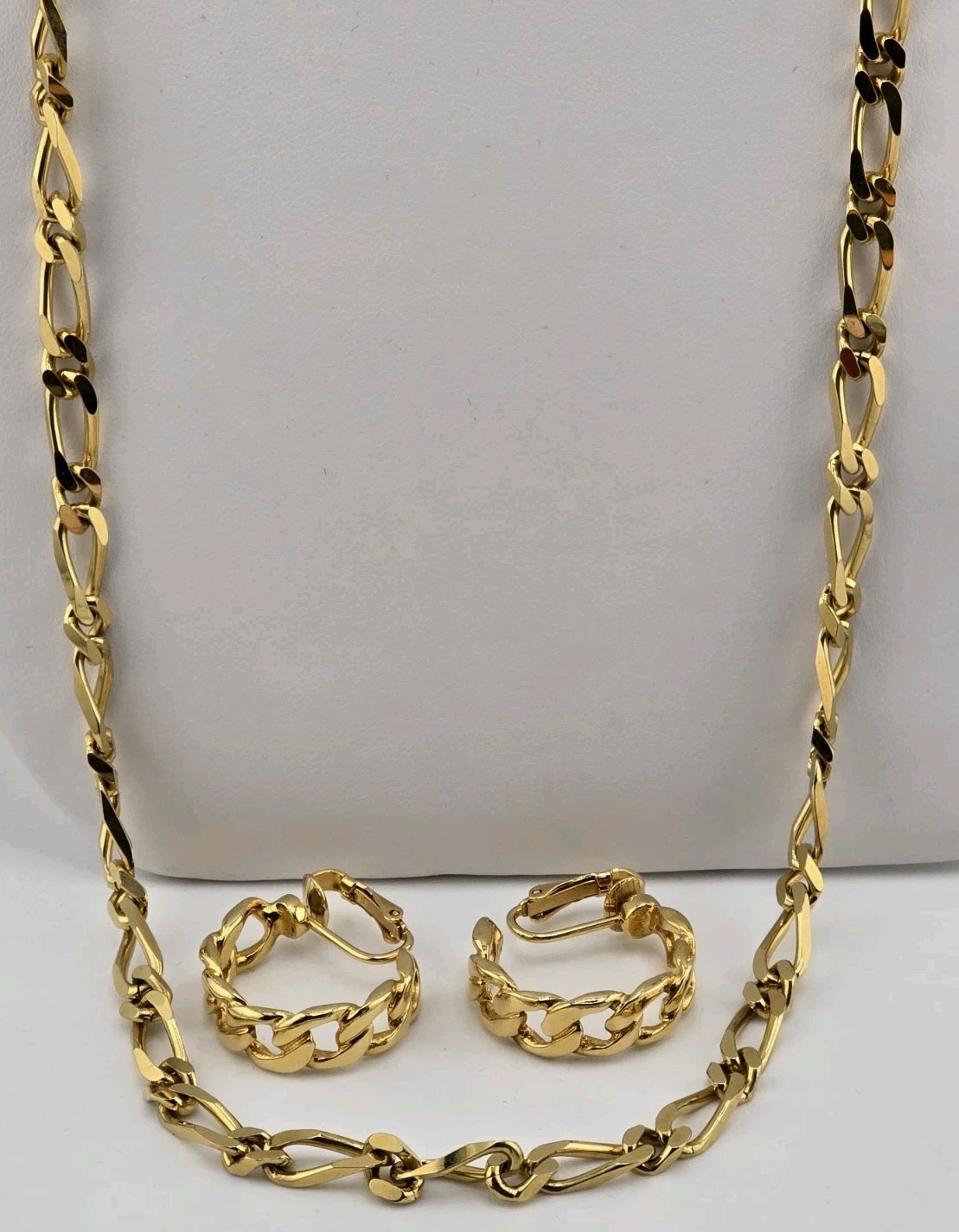 MONET 36″ LENGTH FIGARO CURB LINK NECKLACE☆ 1″ CLIP-ON EARRINGS☆GOLD-PLATED☆EC☆