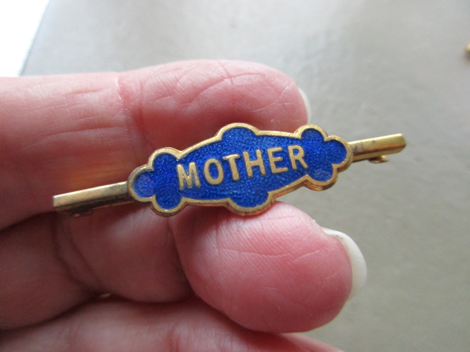 ANTIQUE EDWARDIAN ART DECO GOLD TONE ENAMEL MOTHER MOTHERS DAY UK BAR BROOCH PIN
