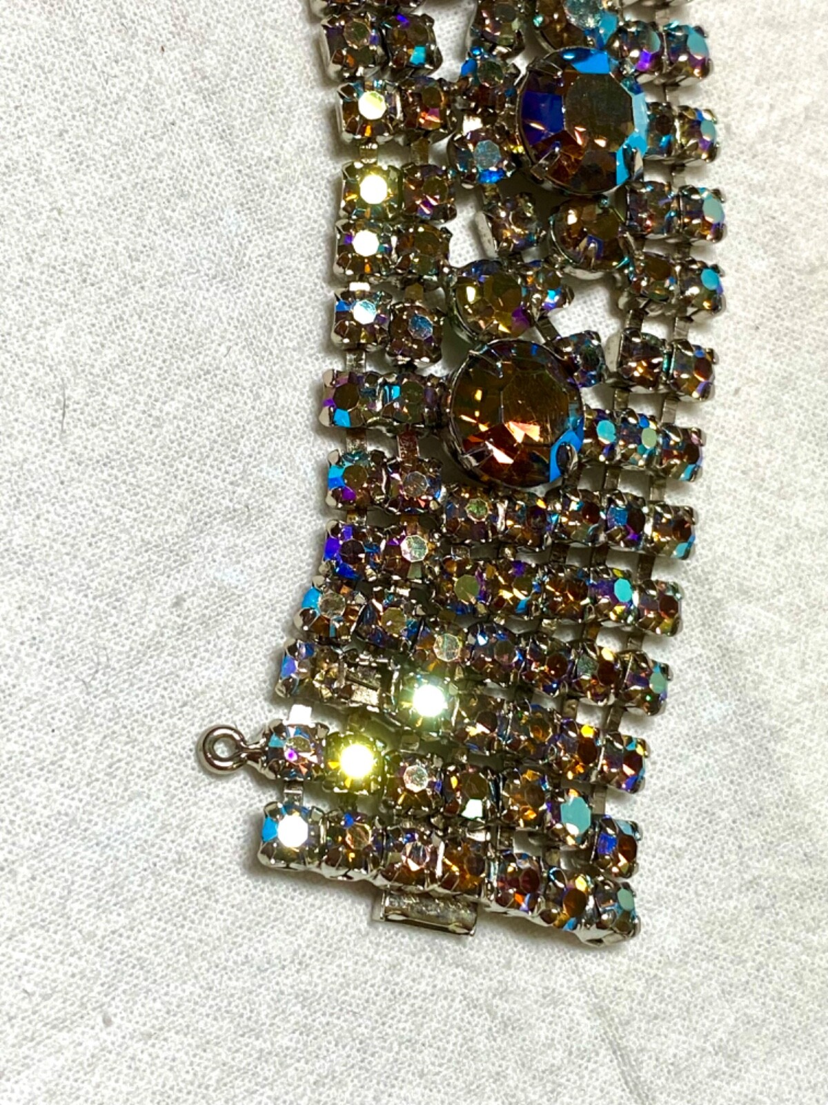 Vintage 7″ x 1″ blue ab possibly Juliana? safety chain missing two sm stones
