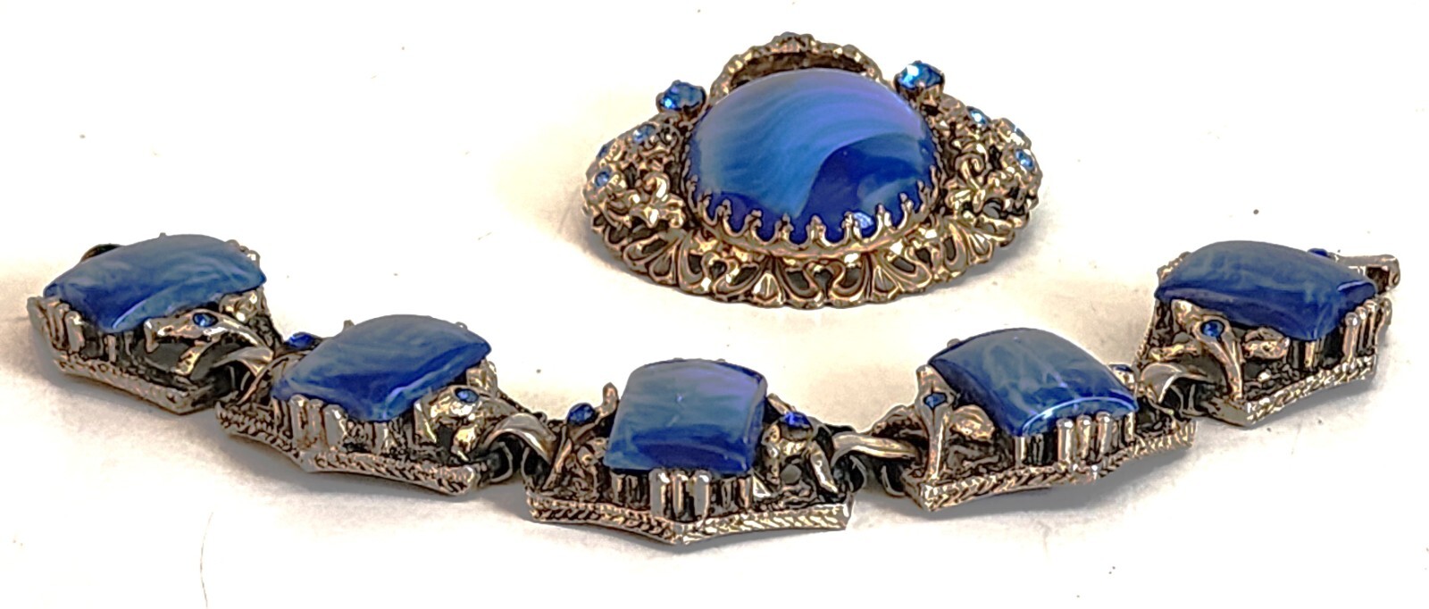 VINTAGE 2 1/4″ FILIGREE BLUE BROOCH & 7″ BLUE 5 STONE LINK BRACELET