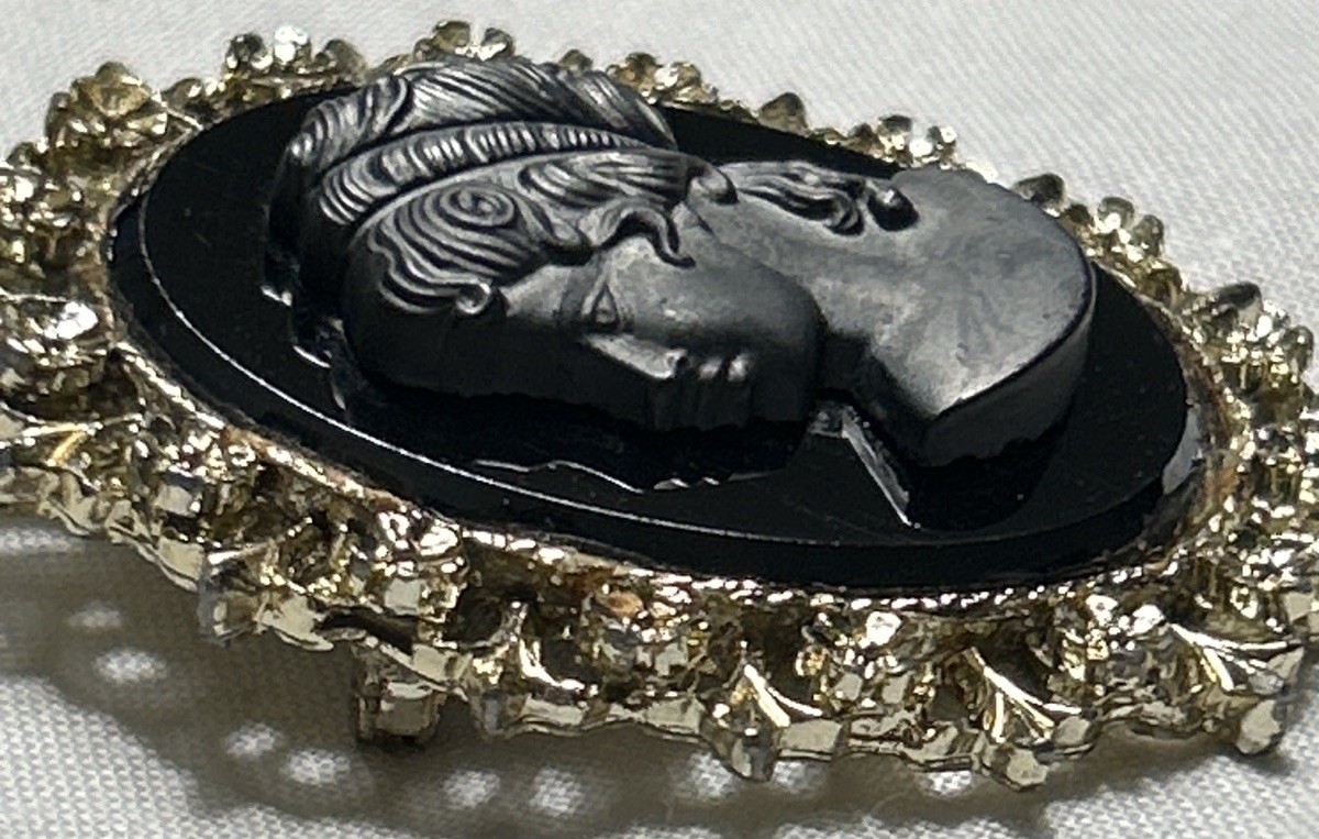 Victorian Revival Black Glass Cameo Brooch Pendant Gold Tone Ornate 2” 1950’s