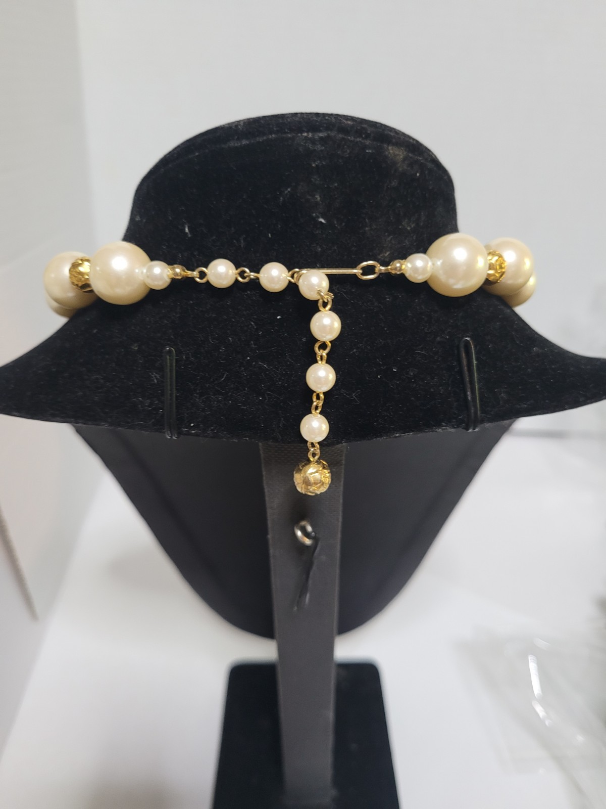 Vintage Faux Pearl Goldtone Filgree Beaded Necklace. 16″ With 3″ Extender