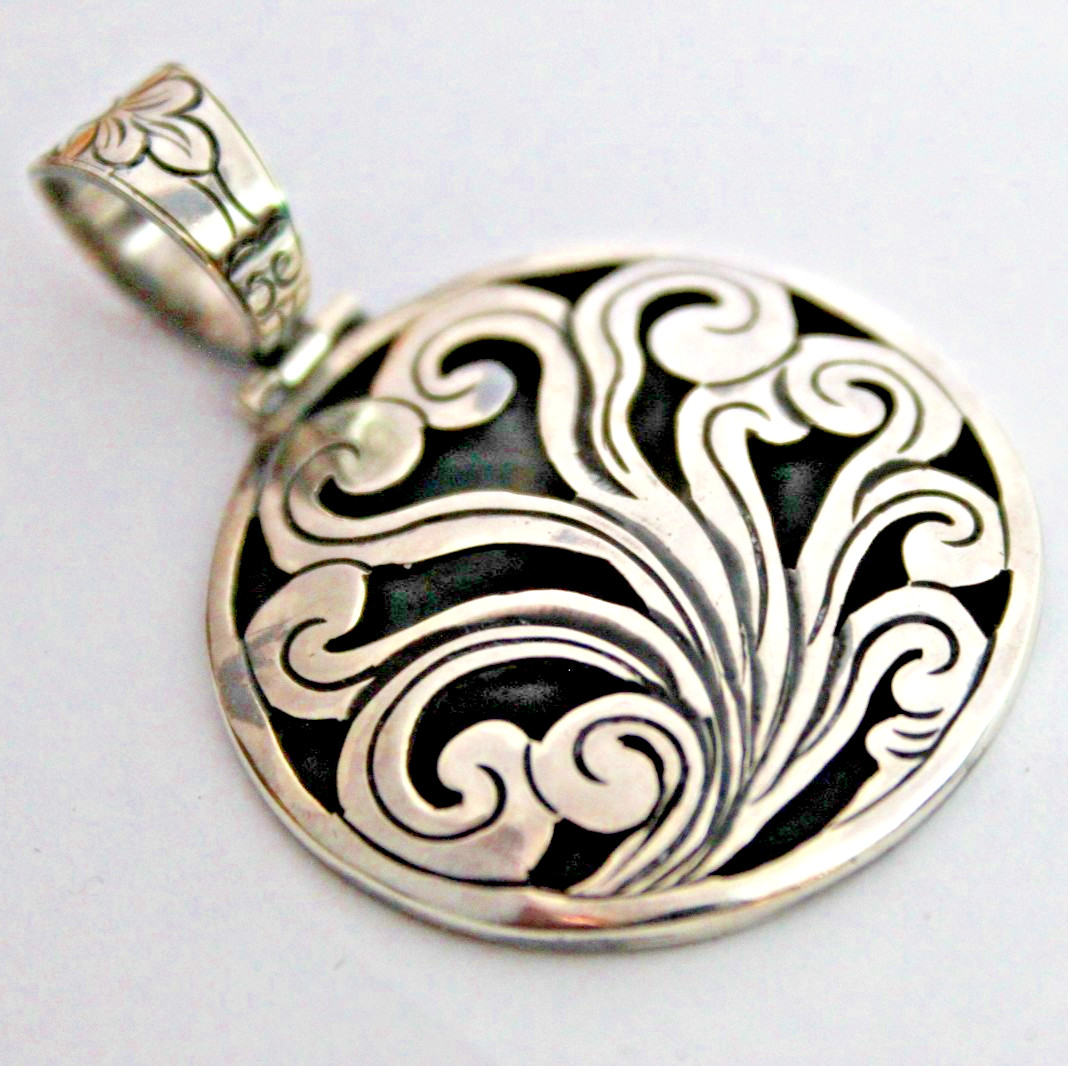 STERLING SILVER SCROLLED OPENWORK HINGED BAIL PENDANT BLACKENED BACK PLATE 10.8g