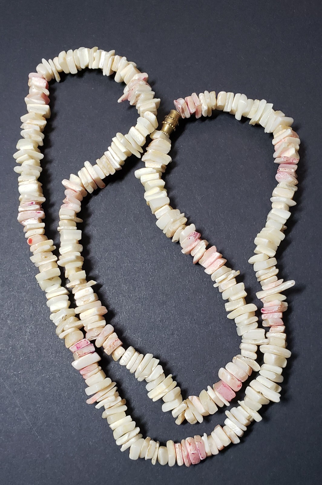 Shell Pieces Retro Necklace Cream & Pink Barrel Clasp Vintage 1970s 24 inches