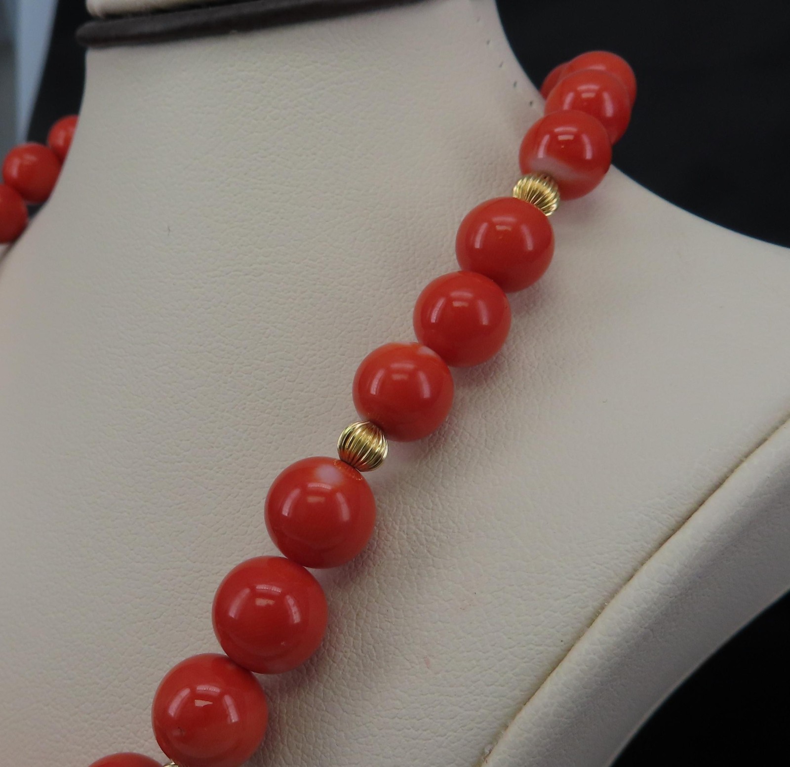 Vintage 12.5-5mm Natural Untreated Coral 14K Yellow Gold 22.5″ Necklace 45.5g