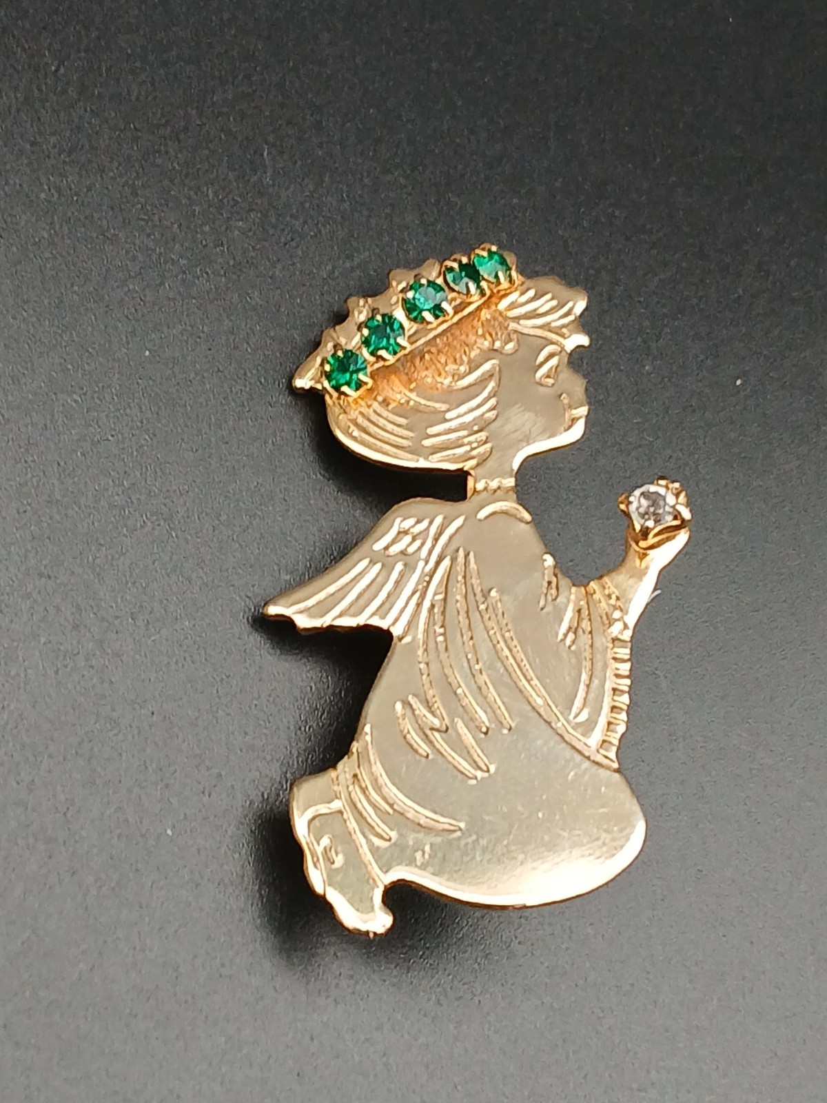 VINTAGE ANGEL PRAYING BROOCH PIN GOLD-TONE W/ RHINESTONES. GUARDIAN ANGEL