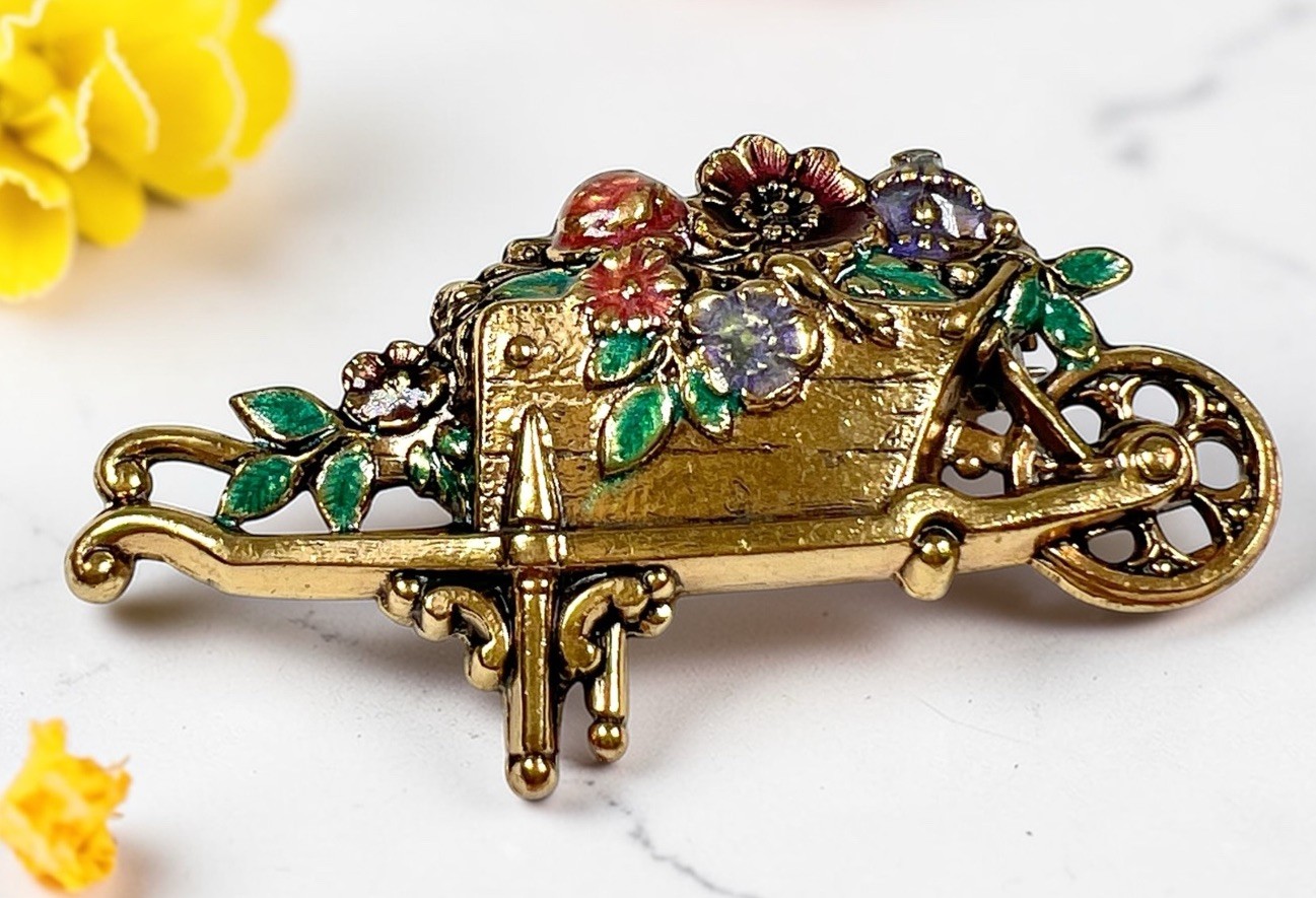 Vtg Enameled Brass Tone Wheelbarrow Flower Cart Brooch