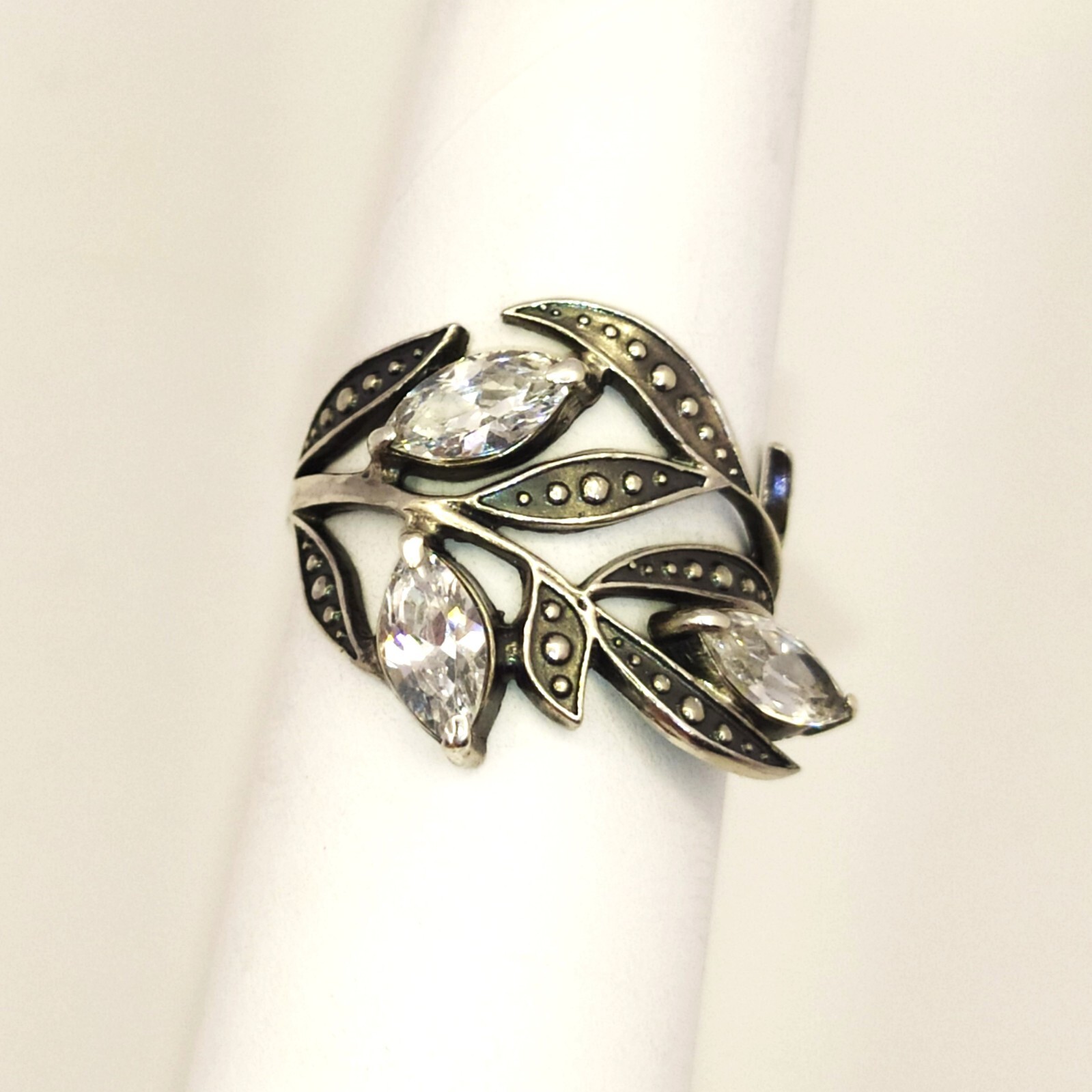 Vintage Luxury RING Silver 925 with Bright Stones -size: 8.25US (18.5mm) | #59