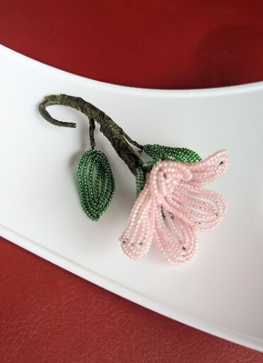 Vintage Handmade PINK Petal Seed Bead Flower Brooch 3¾” Pin GREEN Leaves Stem