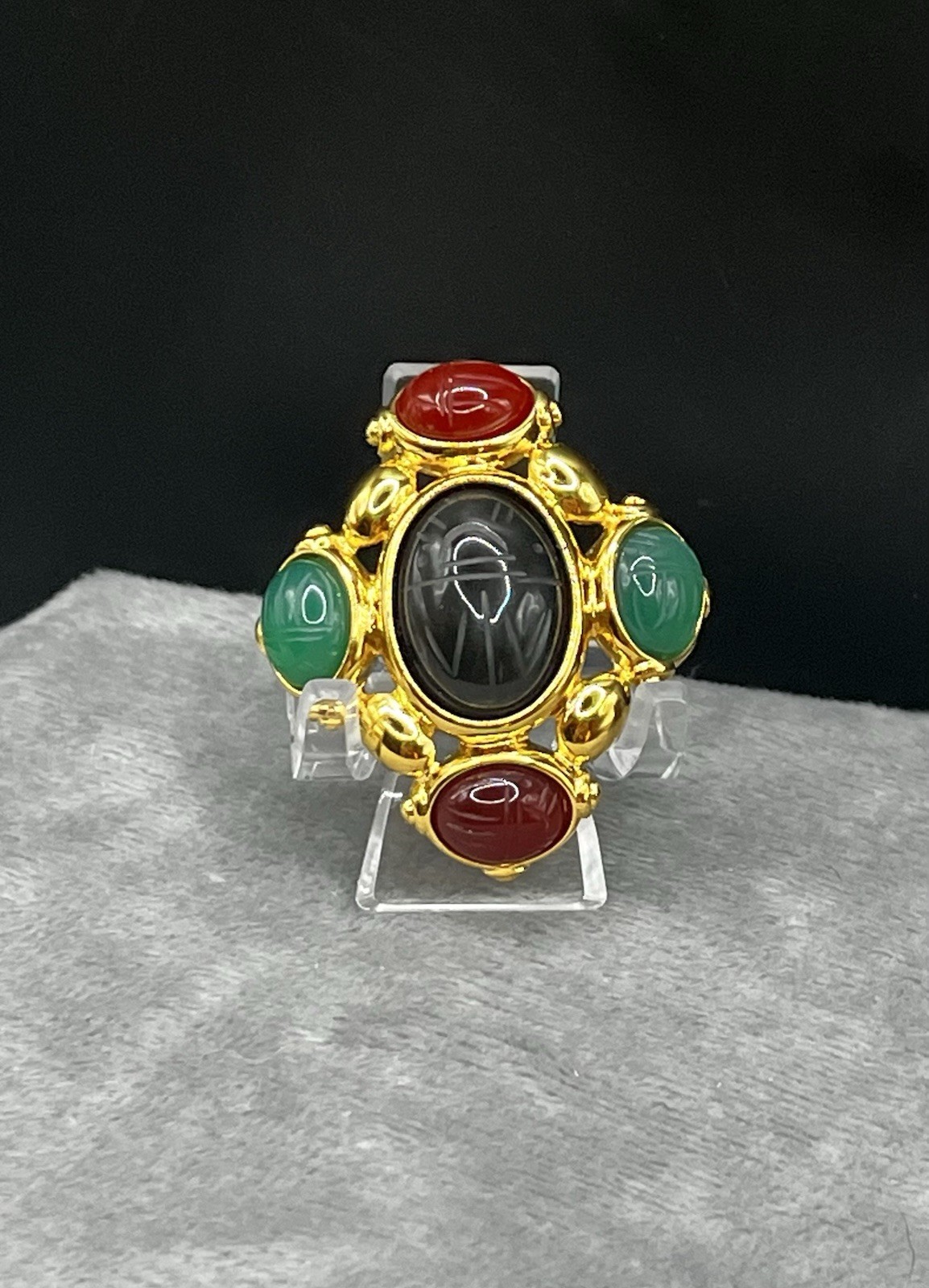 VTG. EGYPTIAN Style multicolor Carved SCARAB Glass Stone GoldTone BROOCH PENDANT
