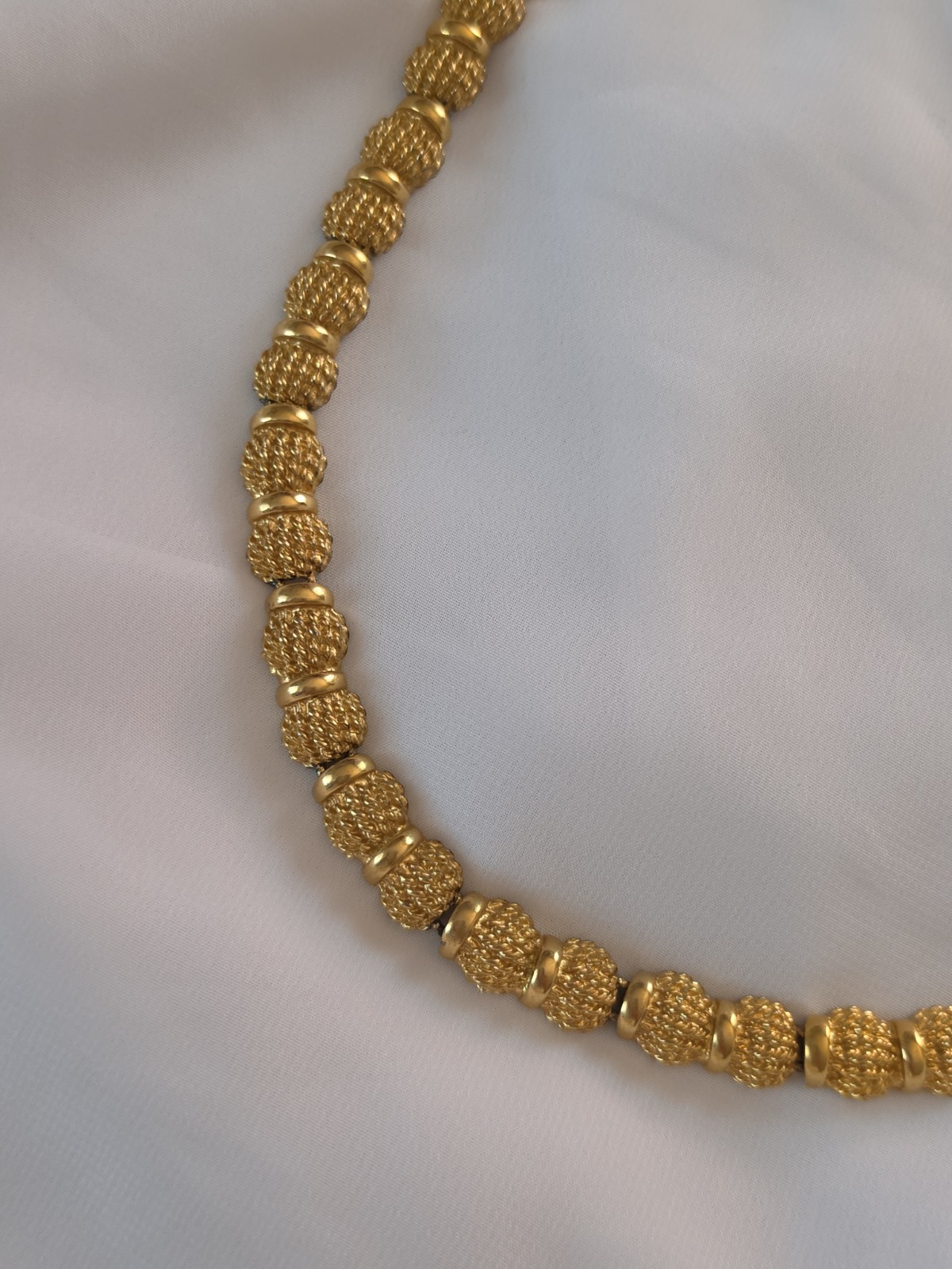 Vintage Monet Goldtone Textured Circle Link 15-17”