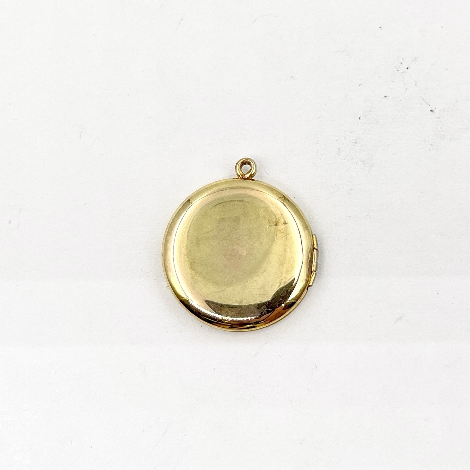 VTG 1/20 12k Gold Filled Round Locket Pendant w/ Engraved Floral Flower Design