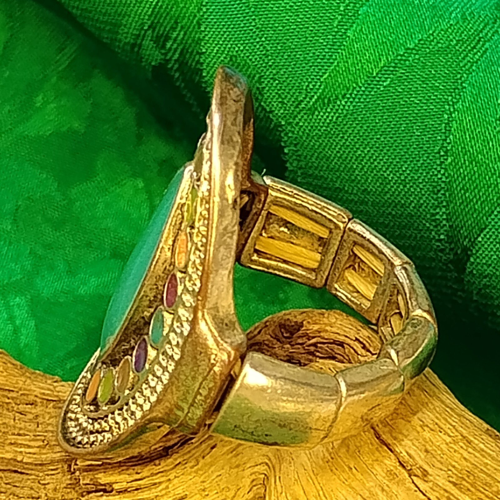 Vintage Stretch Band Ring Colorful Circles Green Oval Shape Enamel ? Jewelry Art