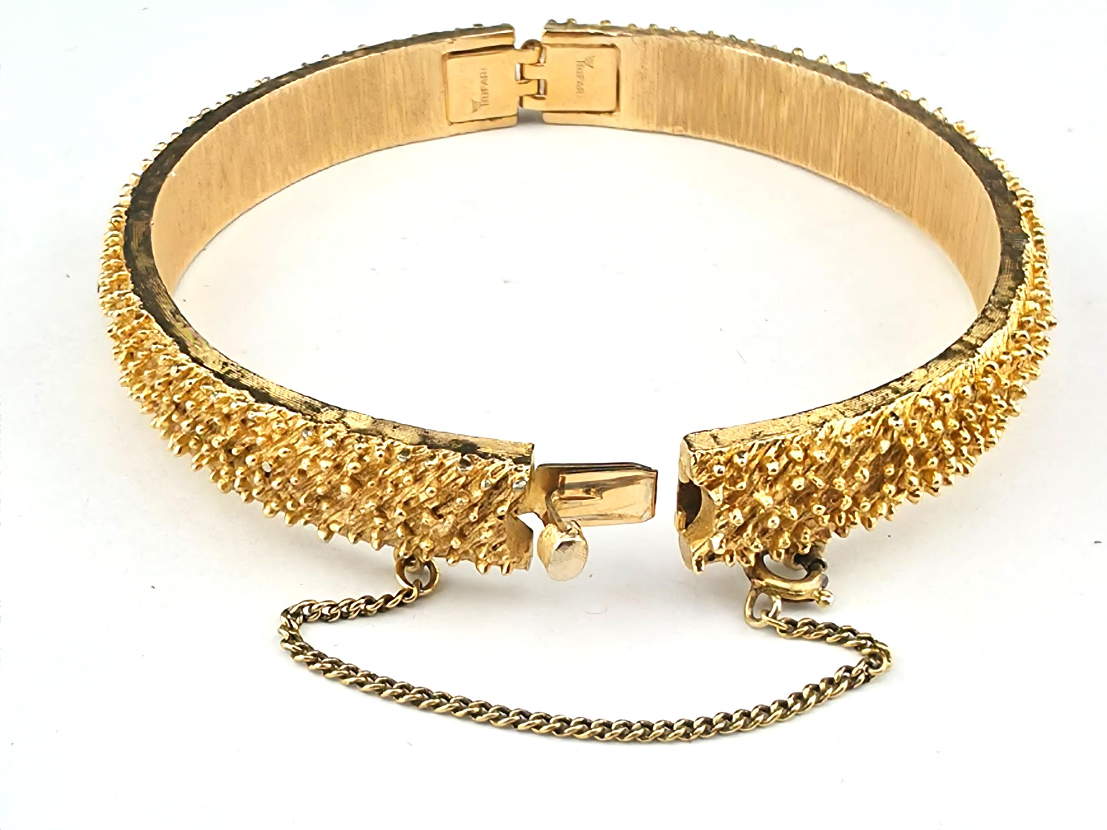 Vintage MCM Crown Trifari Gold Plated Popcorn Nugget Textured Bangle 7″ Bracelet