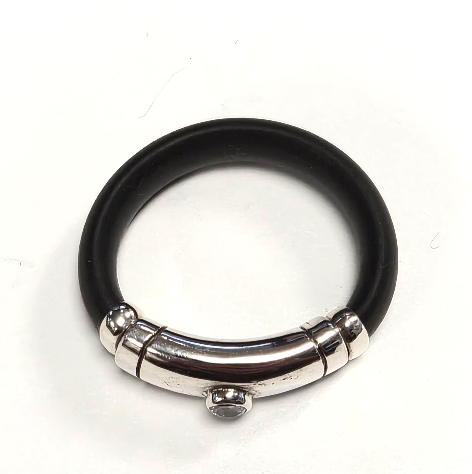 Signed YANVAN 925 Sterling Silver & White Topaz Band Design Rubber Ring Size 7
