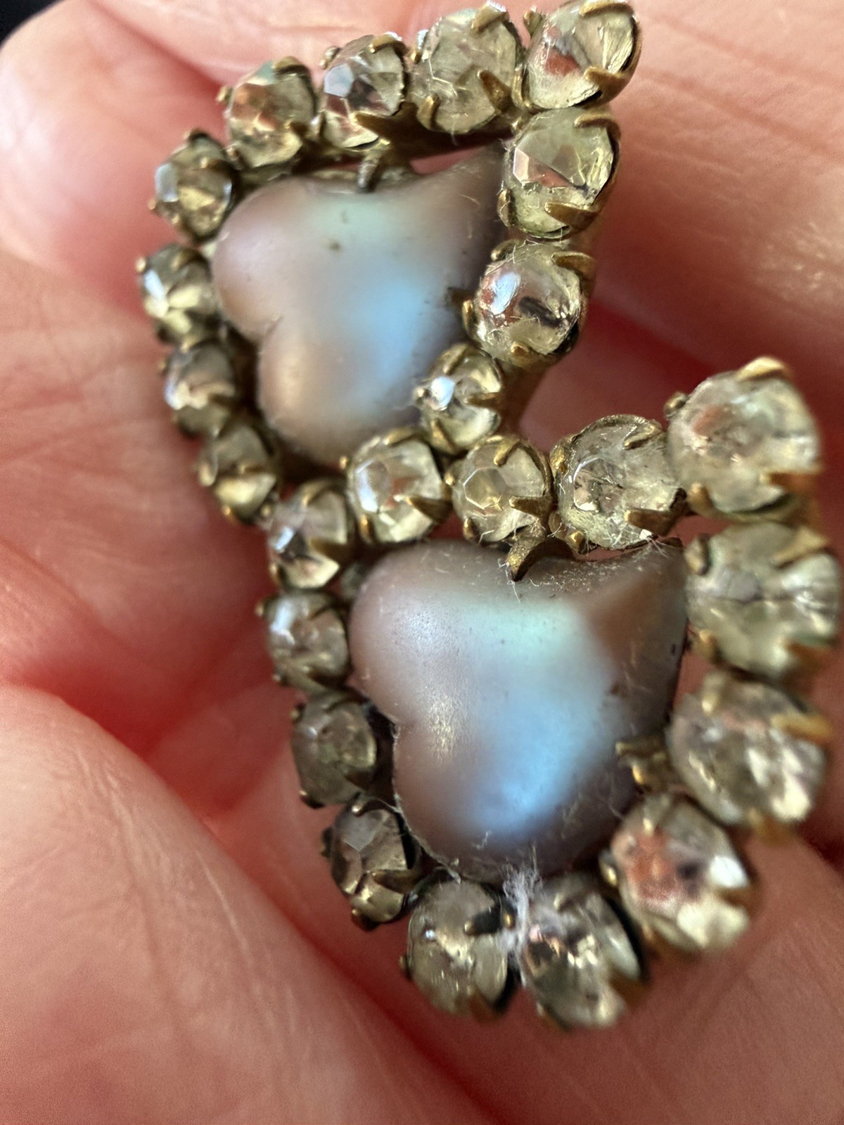 ANTIQUE VICTORIAN SAPHIRET GLASS & PASTE STONES “WITCH’S” HEART BRASS BROOCH PIN