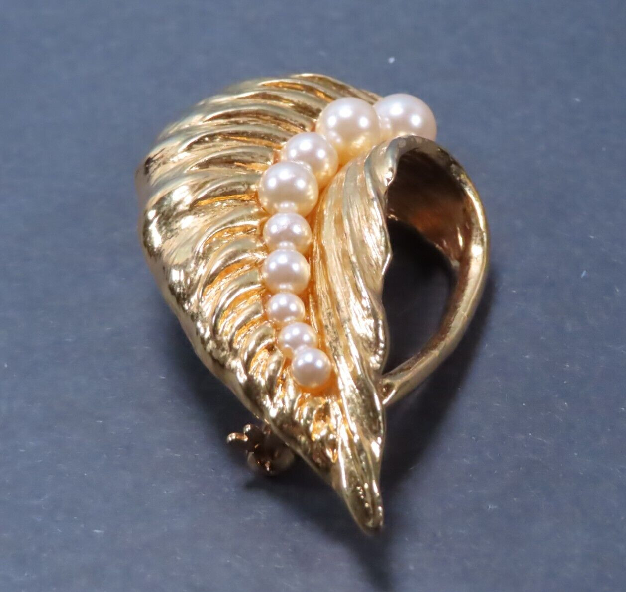 Gold Tone Faux Pearl Leaf Flower Brooch Lapel Pin 2.5″