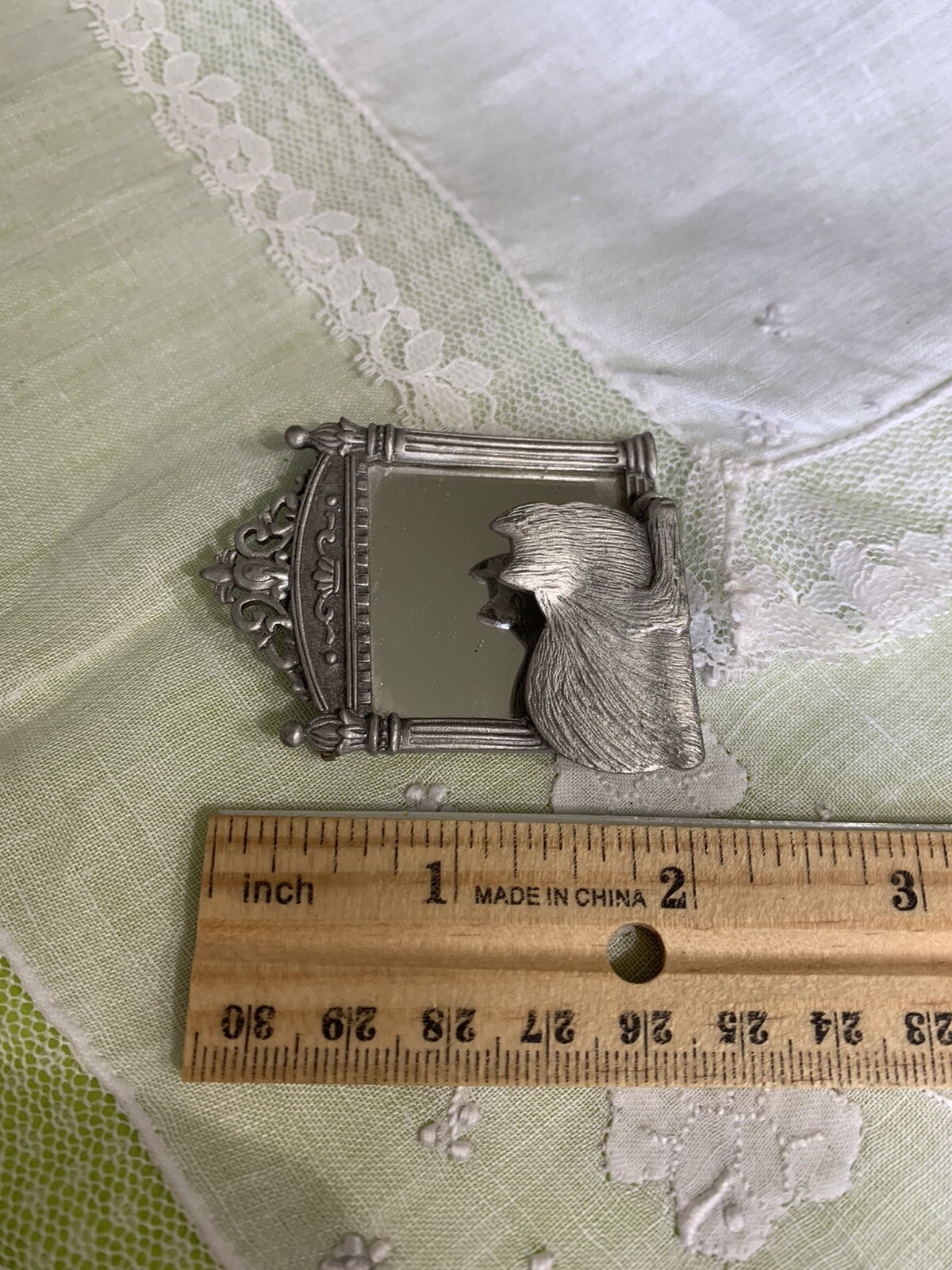 JJ Jonette Signed Cat Looking In A Mirror Brooch Pin XE-17