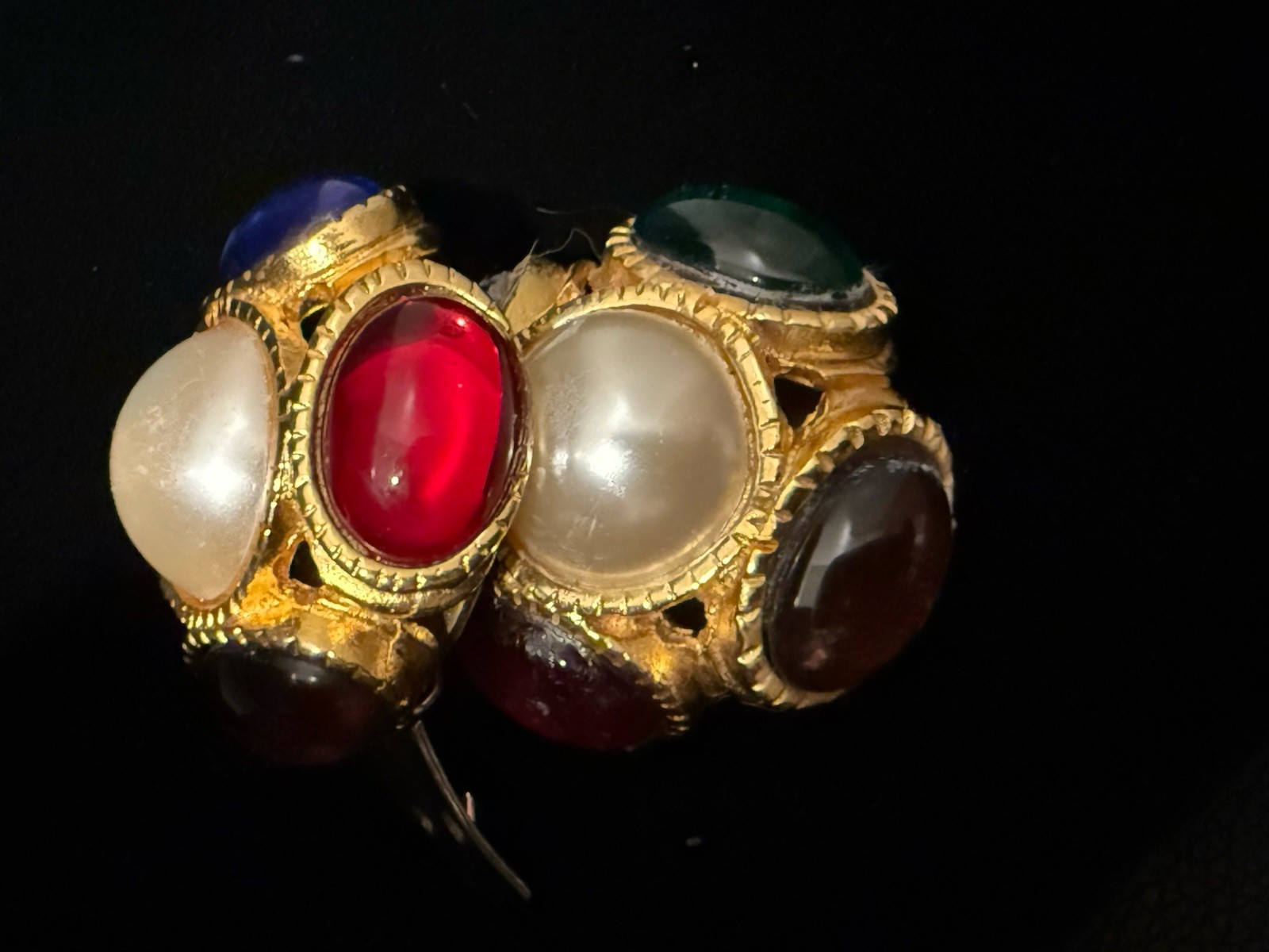 Gripoix Cabochon Mogul Glass Gold Tone Clip On Earrings