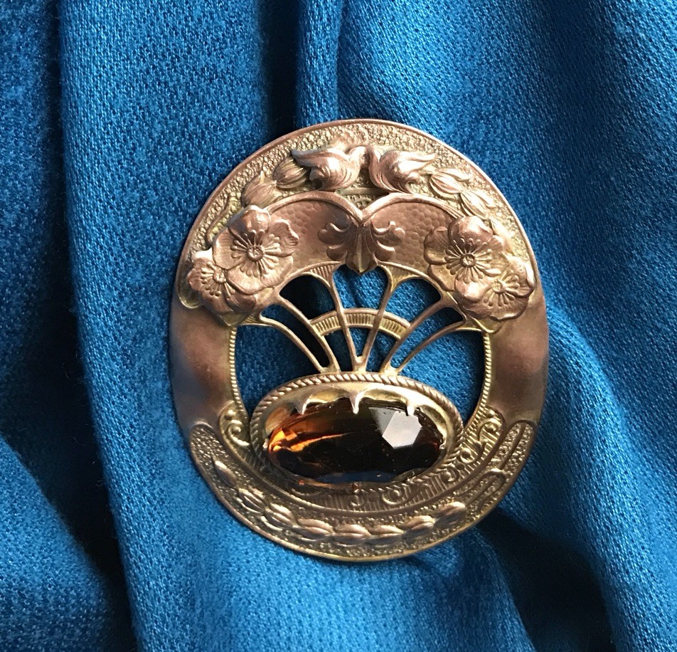 VTG Jewelry Brass/Metal Brooch W/ Amber Faceted Stone-Raised Detail On Metal
