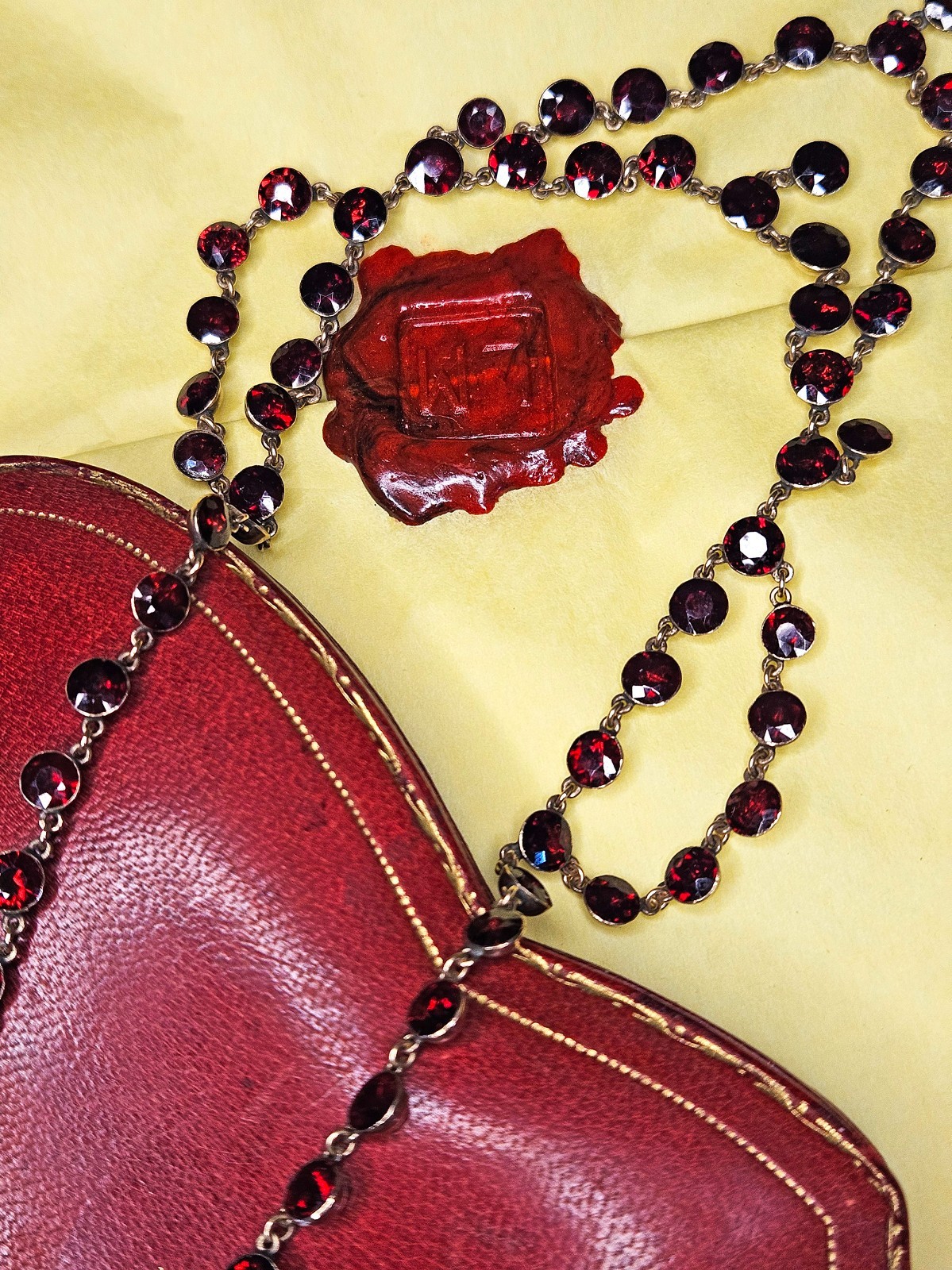 English Late Georgian Early Victorian Almandine Swags Garnet 9 KT Gold Necklace