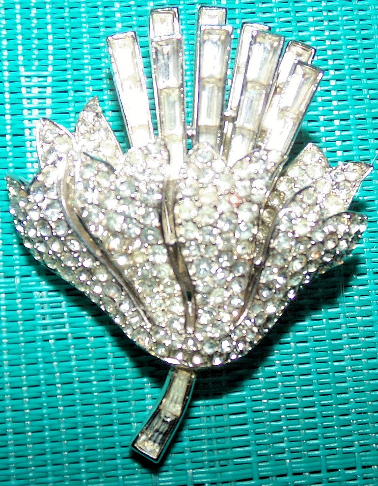 JAW DROPPING rhinestone pin signed Crown Trifari-OMG!!—2 inch