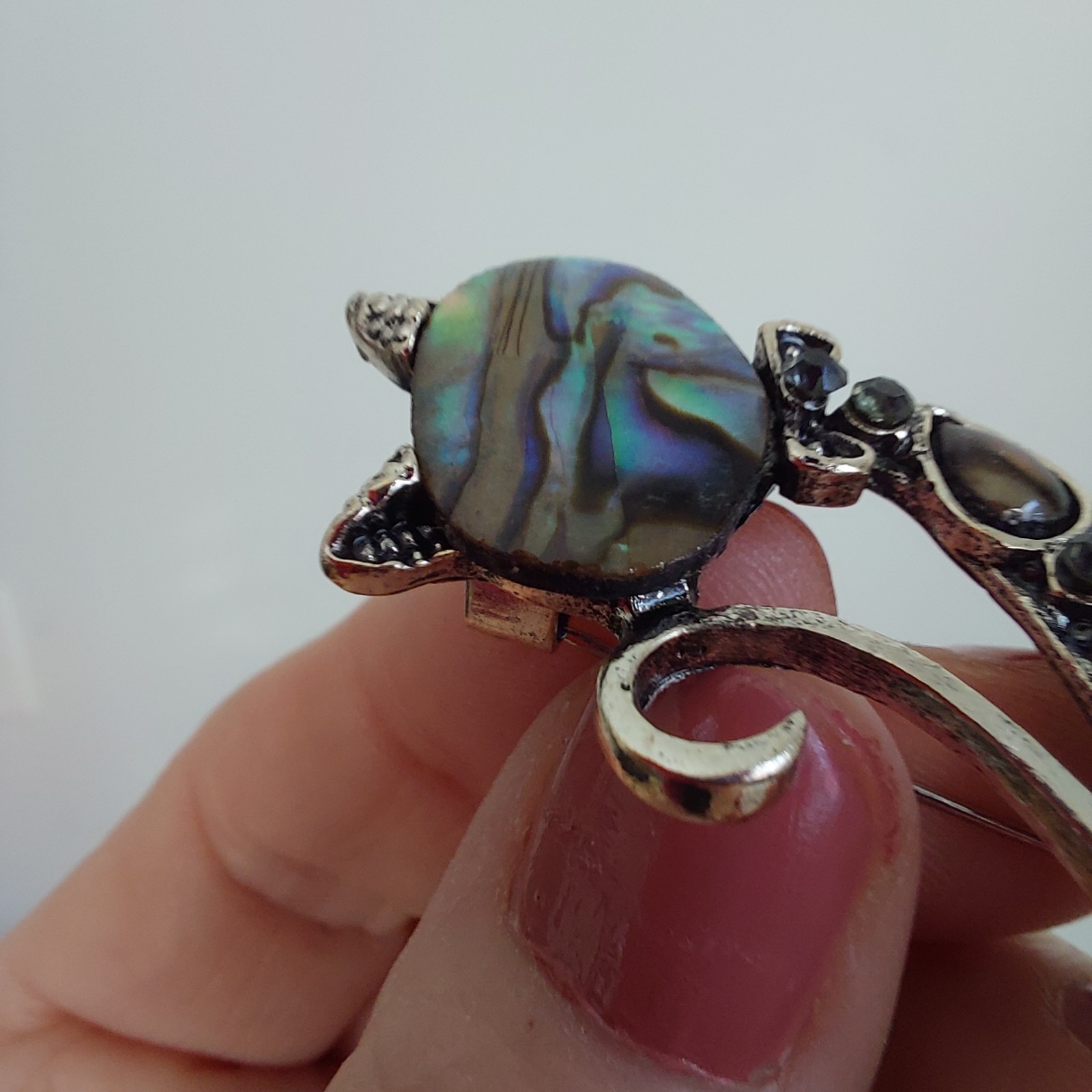 Whimsical Retro Cat Brooch Faux Abalone Silver Tone MCM Style 2″