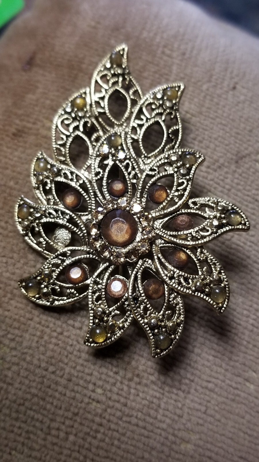 Vintage Antiqued Gold tone Floral Peach Brown Rhinestone Brooch Pin