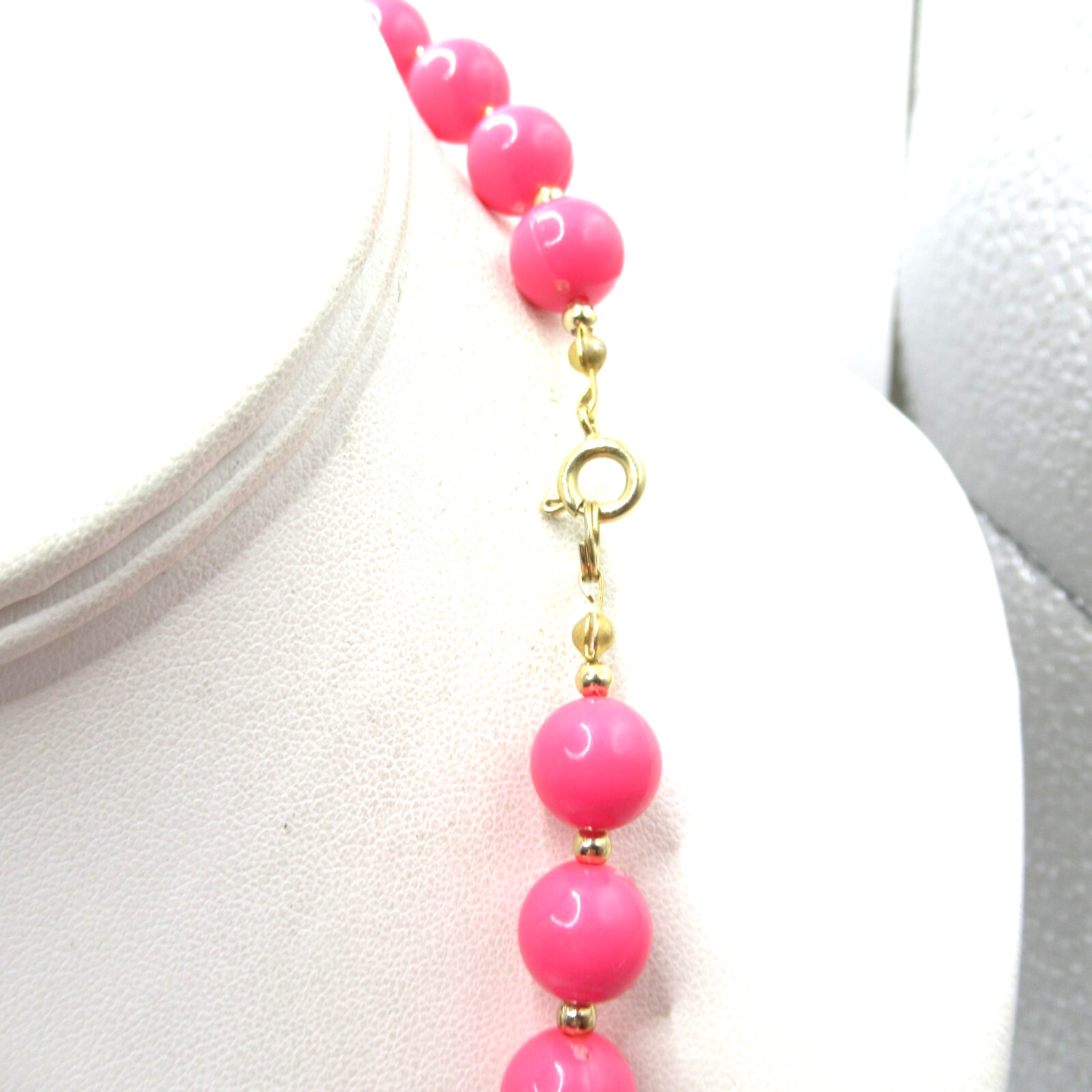Bubble Gum Pink Beaded Necklace Vintage