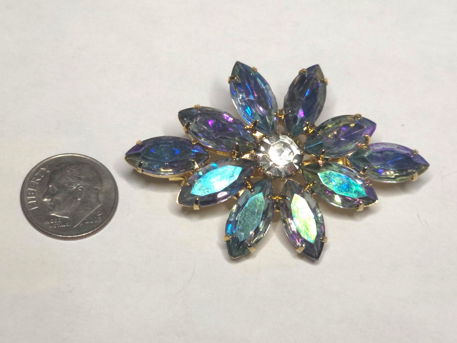 Vintage Brooch Estate blue clear aurora borealis flower gold tone 2″/1.5″